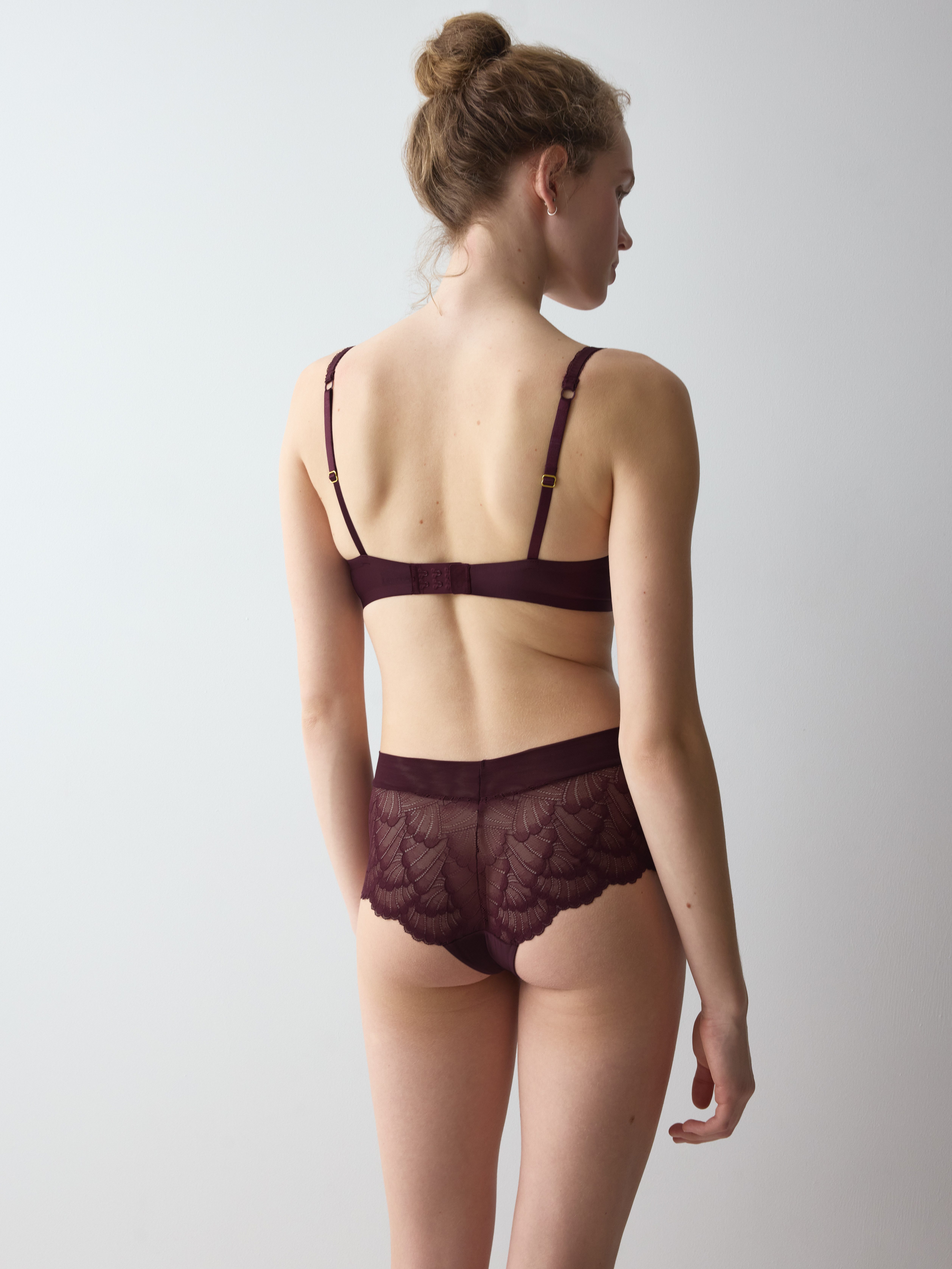Triumph Slip Love in Lace Shorty nahtlose Stretchspitze – Bild 3 von 4