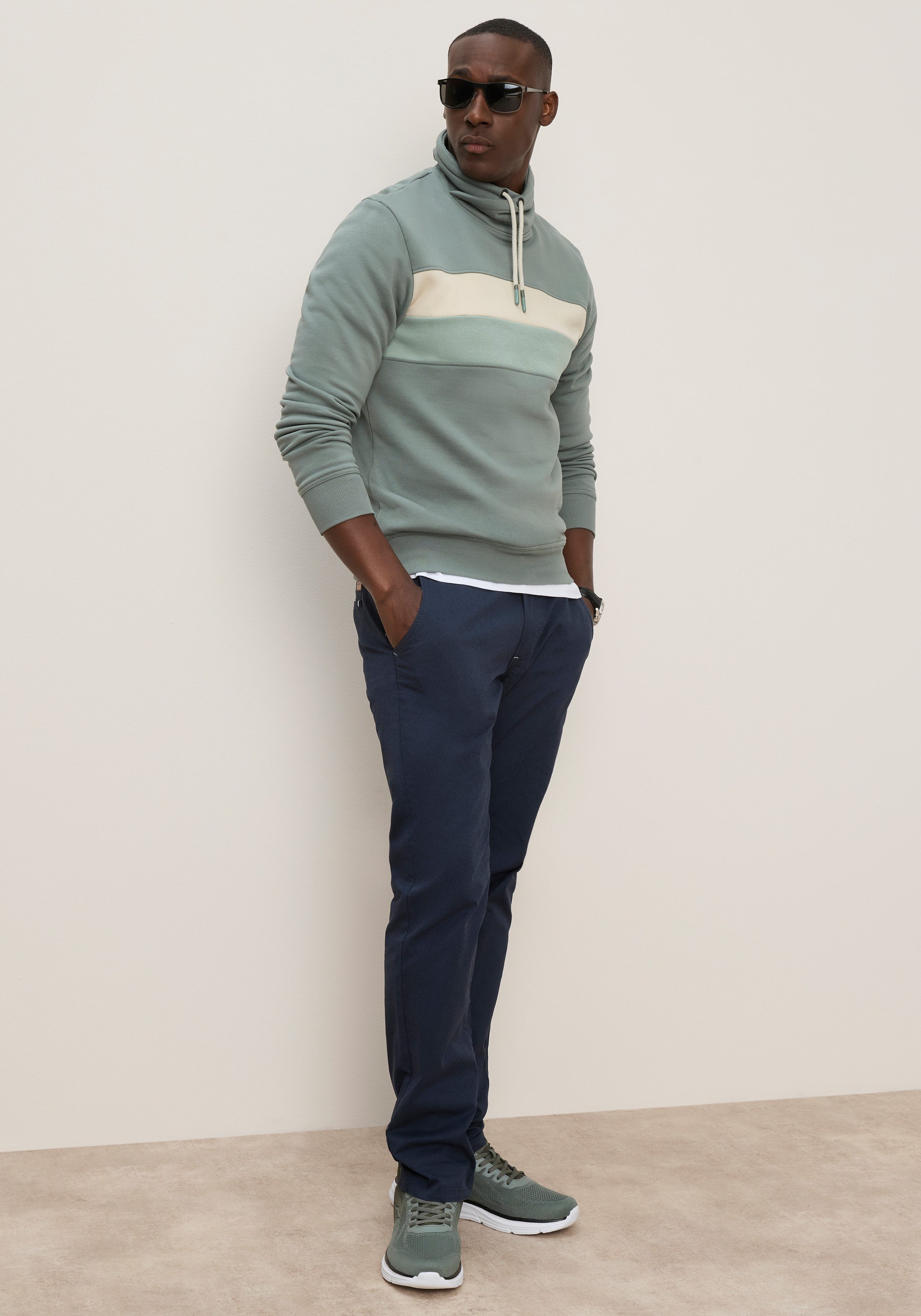 KangaROOS Sweatshirt mit hochschließendem Kragen, Color Blocking, auch in großen Größen – Bild 4 von 5