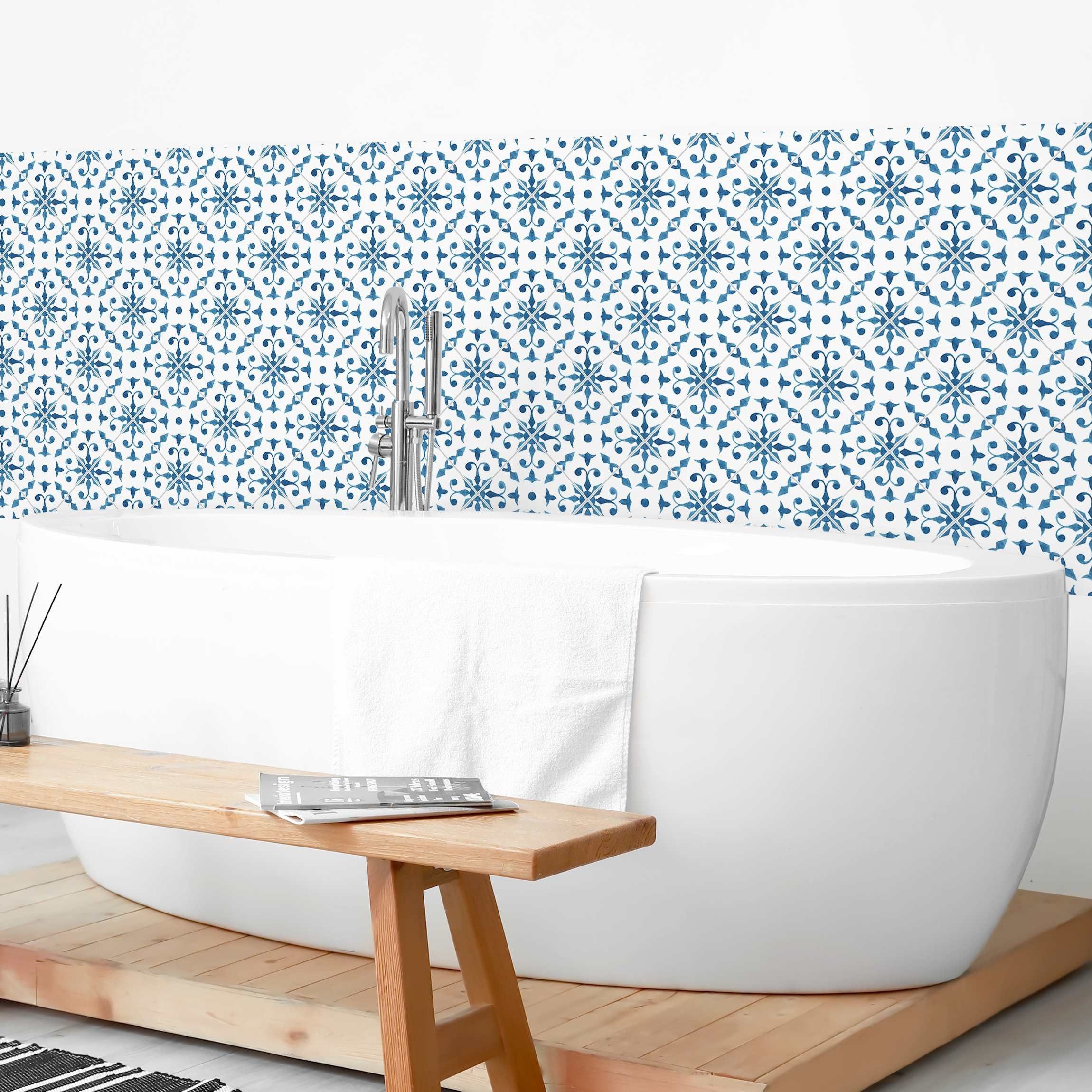 Bilderdepot24 Badrückwand blau fugenlose Wandverkleidung Bad modern, (Hartfolie matt » Selbstklebend SMART 0,35 mm), wasserfestes Wandpaneel Aquarell Fliesen Tavira