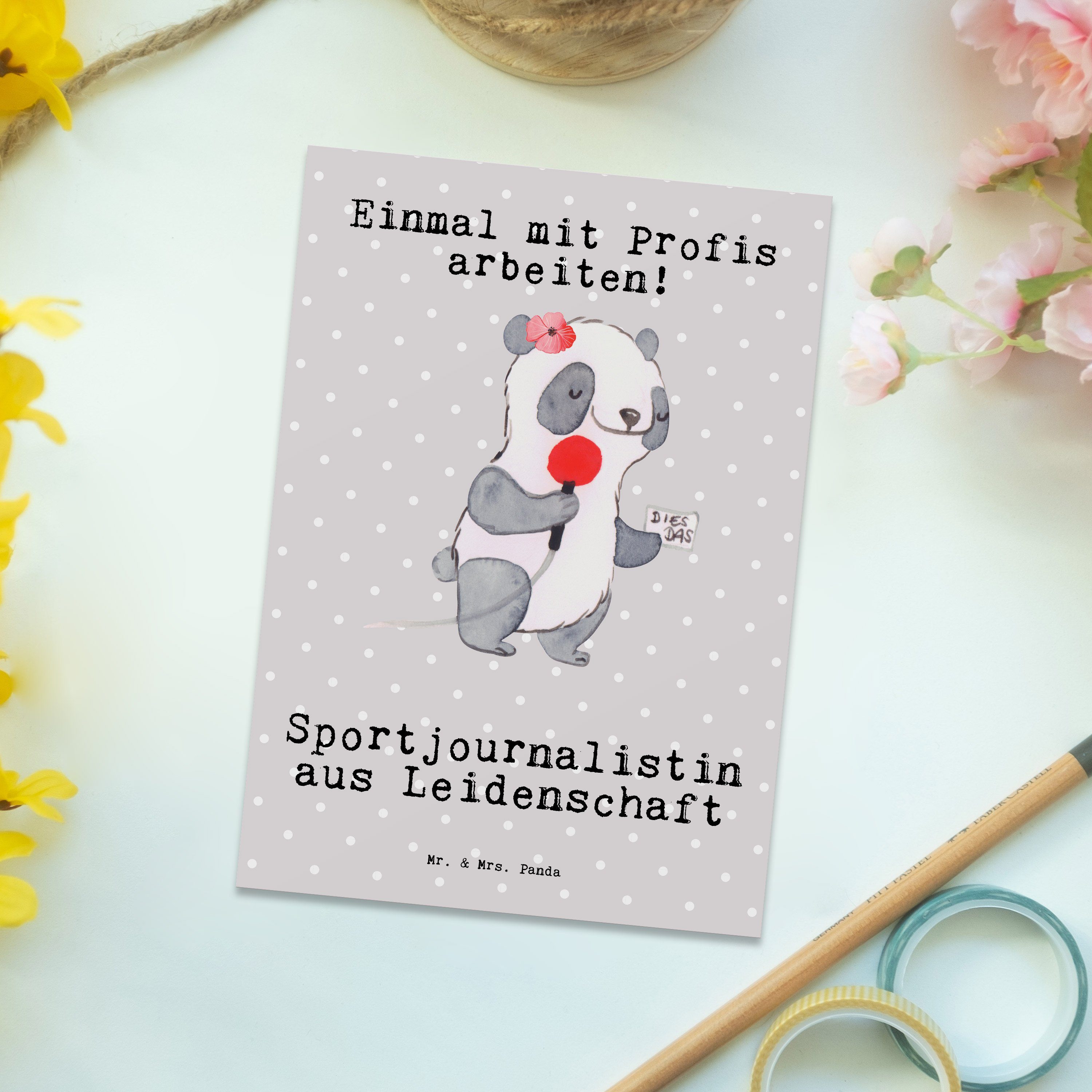 Mr. & Mrs. Pastell - Panda Sportjournalistin Geschenk, aus Leidenschaft - Intervi Grau Postkarte