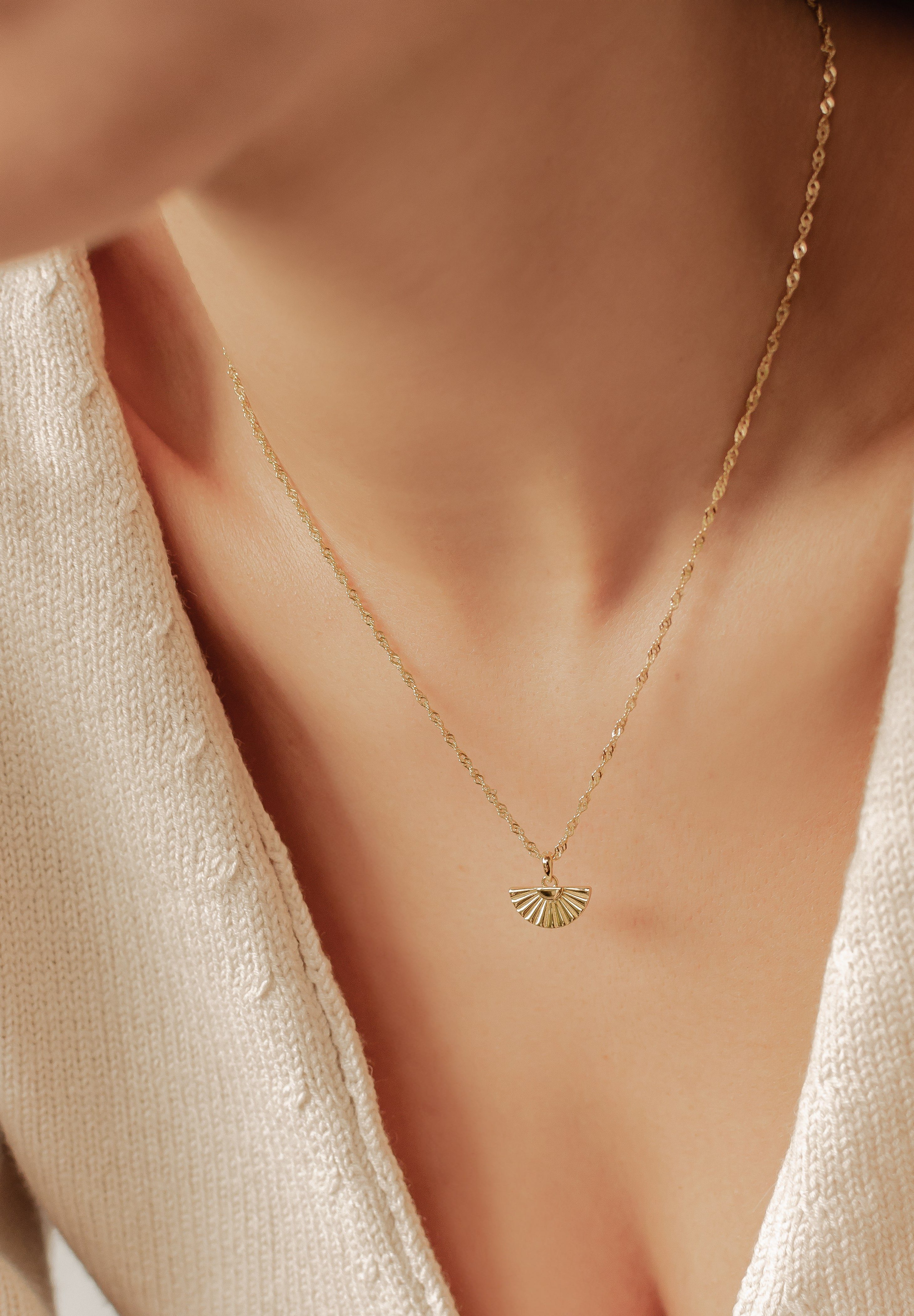 Hey Happiness Freundschaftskette Kette Damen Silber 925 Vergoldet 18K, Anhänger Fächer hängend, Silber Kette Halbkreis Fan Charm, Talisman – Bild 2 von 4