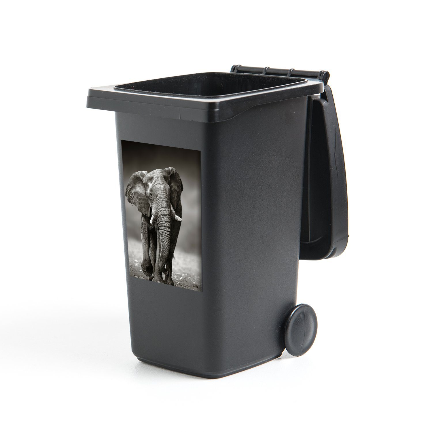 MuchoWow Wandsticker Elefant - Schwarz - Weiß - Namibia (1 St), Mülleimer-aufkleber, Mülltonne, Sticker, Container, Abfalbehälter