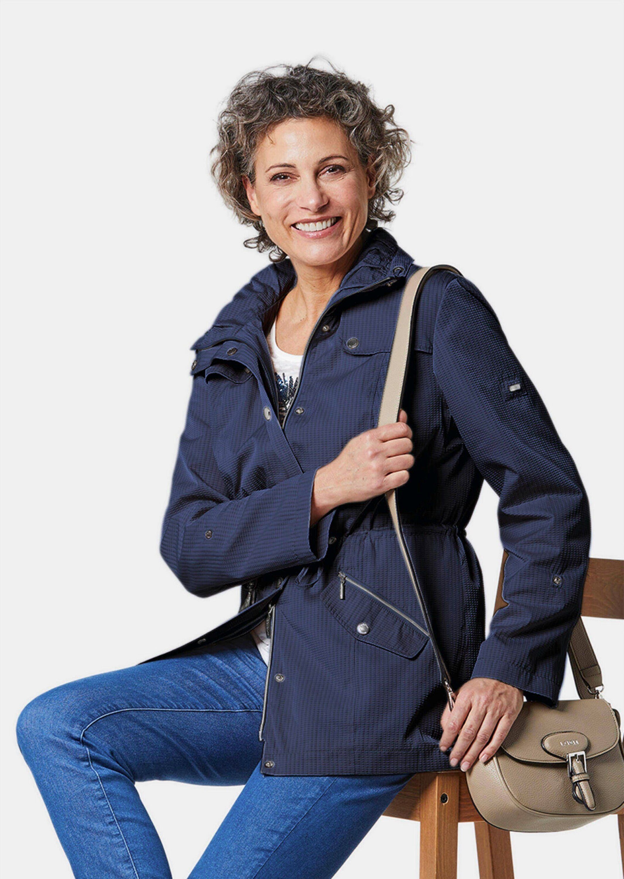 GOLDNER Allwetterjacke Longjacke mit Tunnelzug, Krempelärmeln Gemustertes Design und besonderer Kragenverlauf – Bild 4 von 5