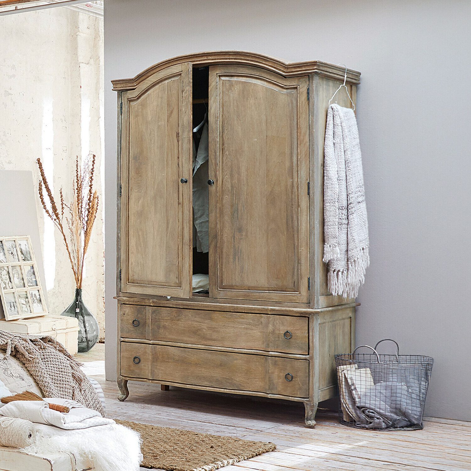 Mirabeau Kommode Kleiderschrank Richert braun
