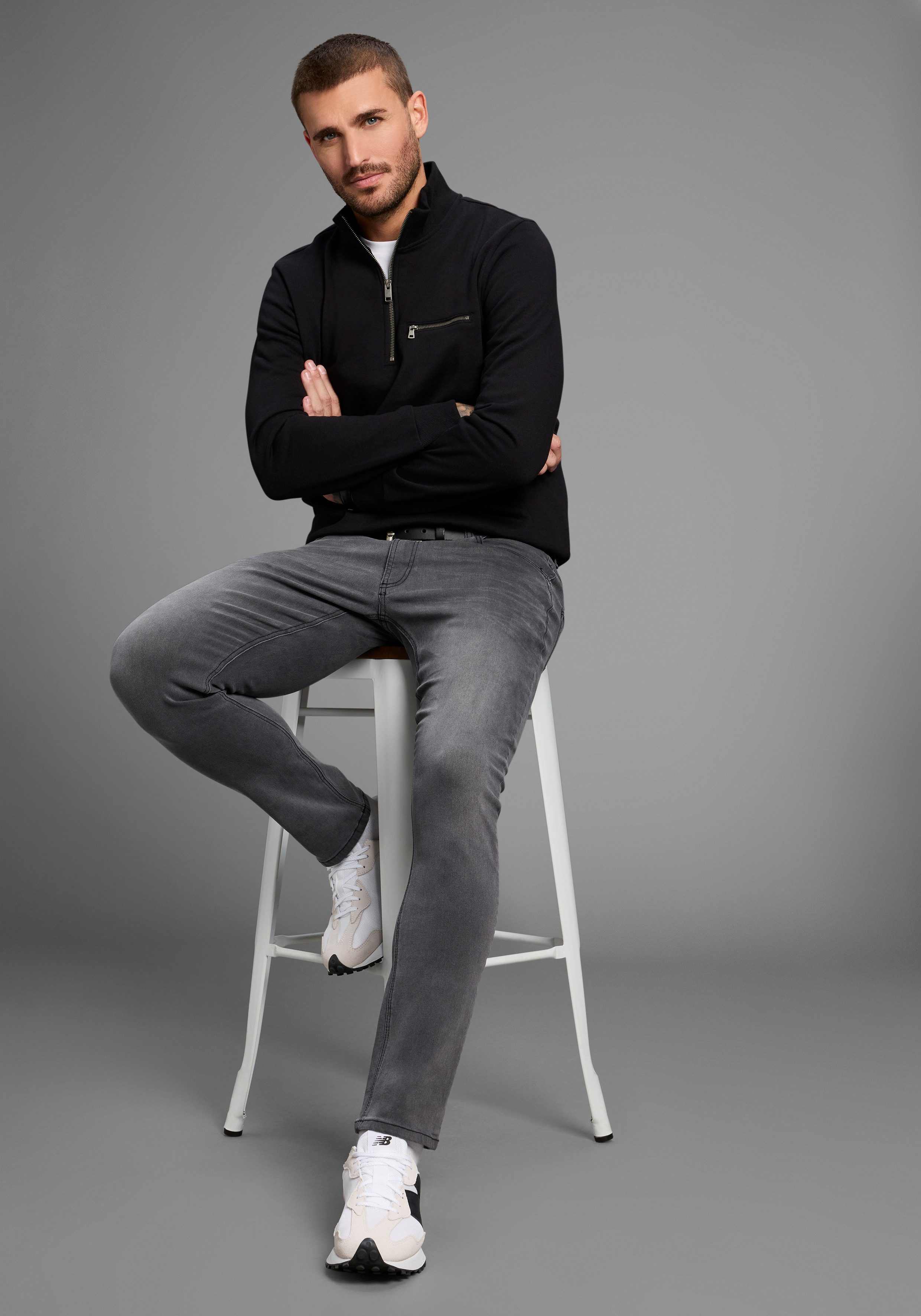 Bruno Banani Slim-fit-Jeans Grady schmale Beinweite, niedrige Leibhöhe, figurbetonte Silhouette – Bild 4 von 5