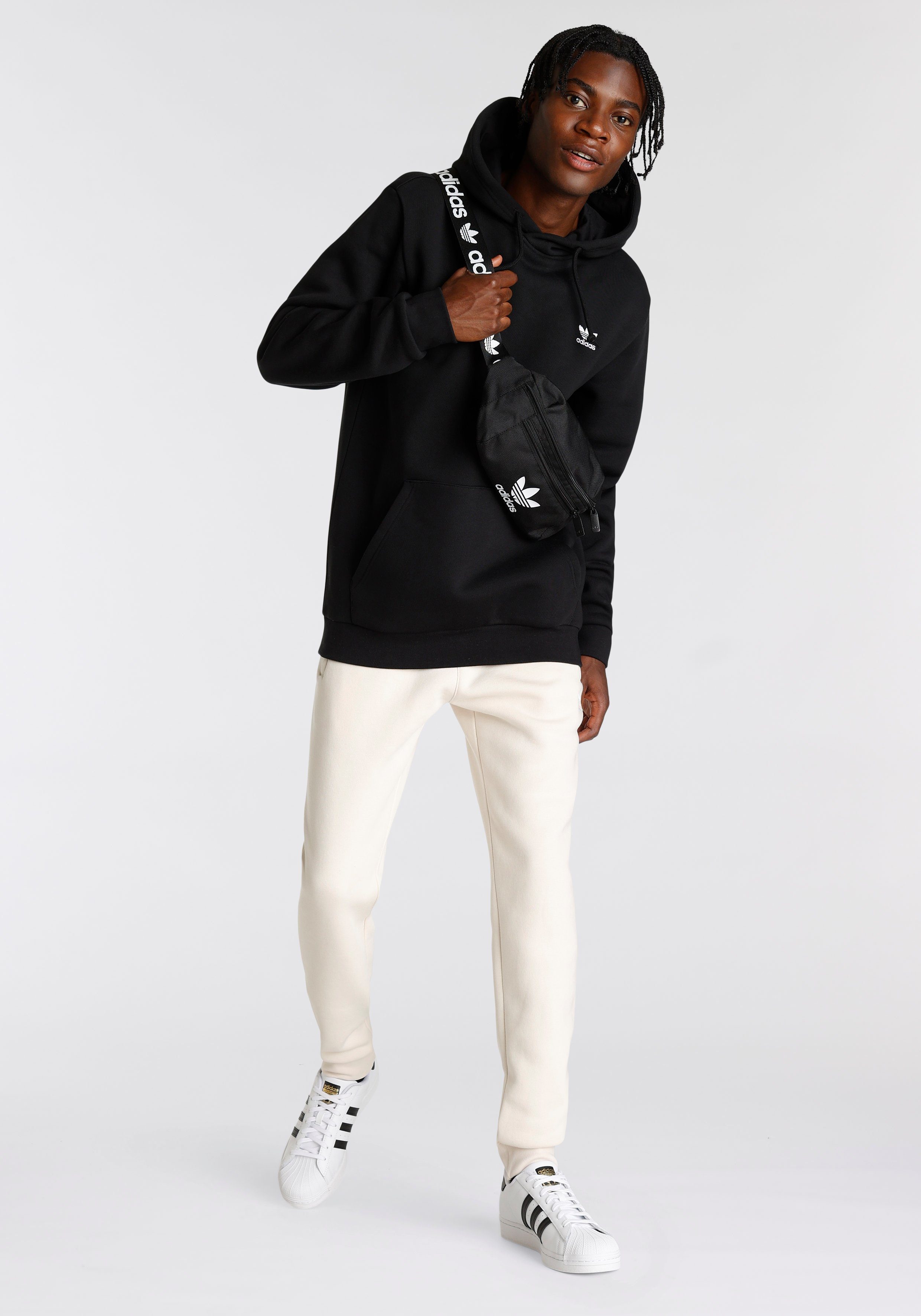 ESSENTIALS TREFOIL HOODIE Originals adidas Black Kapuzensweatshirt