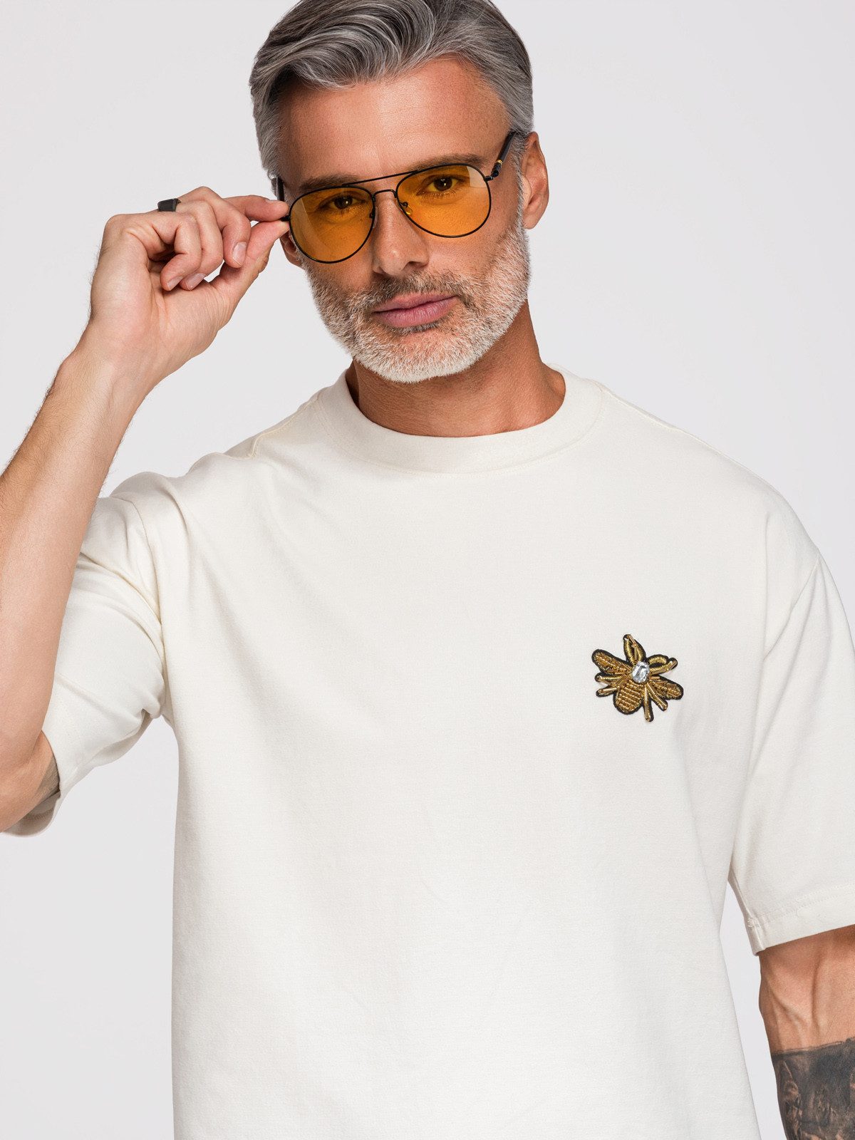 OMBRE Print-Shirt Herren Loose Fit T-Shirt mit V-Ausschnitt Off white XL (kein Set, 1-tlg)