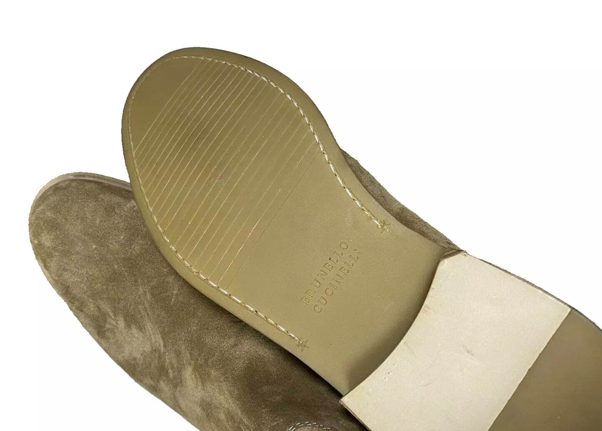 BRUNELLO CUCINELLI Suede Chelsea Boots – Exquisite Handwerkskunst aus Italien Chelseaboots Herringbone-Fersenschlaufe, elastische Seiteneinsätze