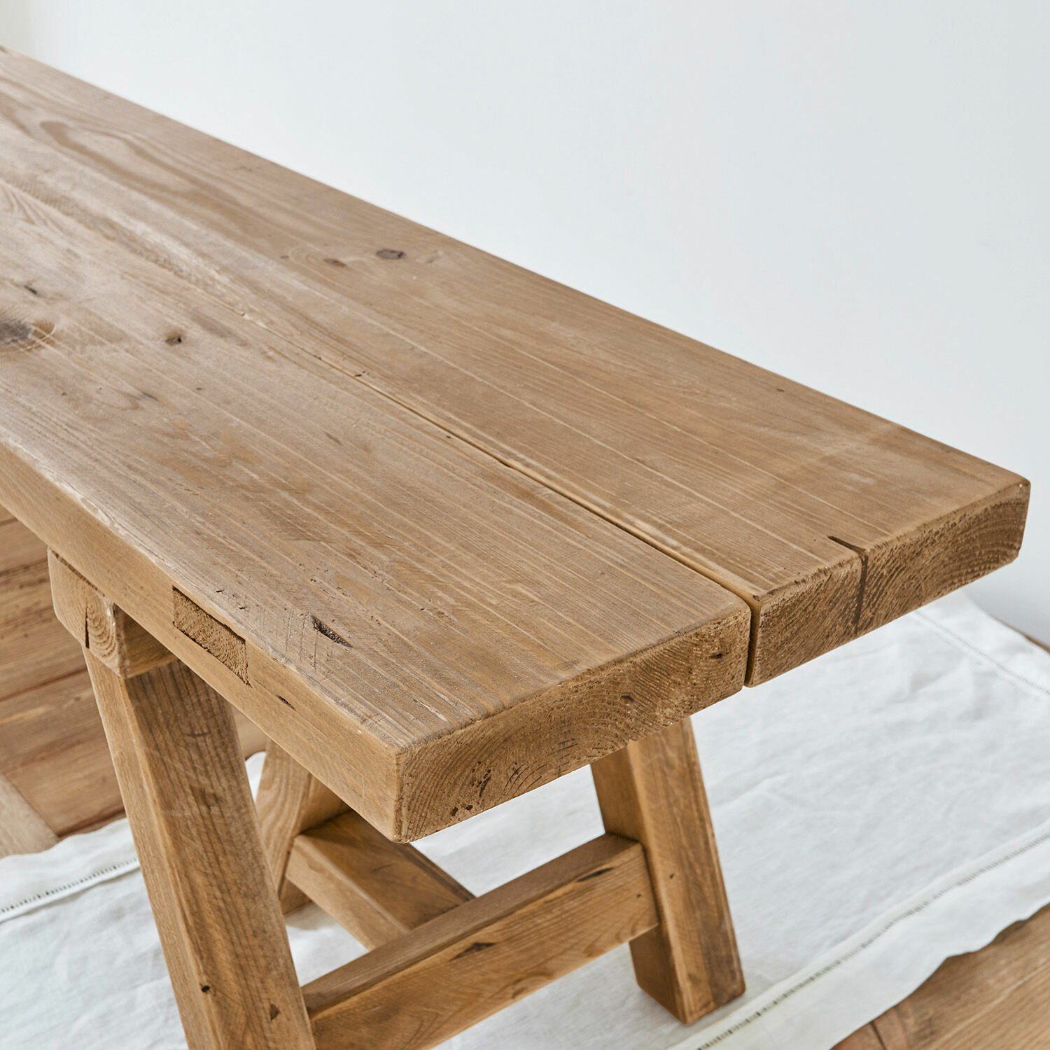 Mirabeau Bank Bank Amherst braun