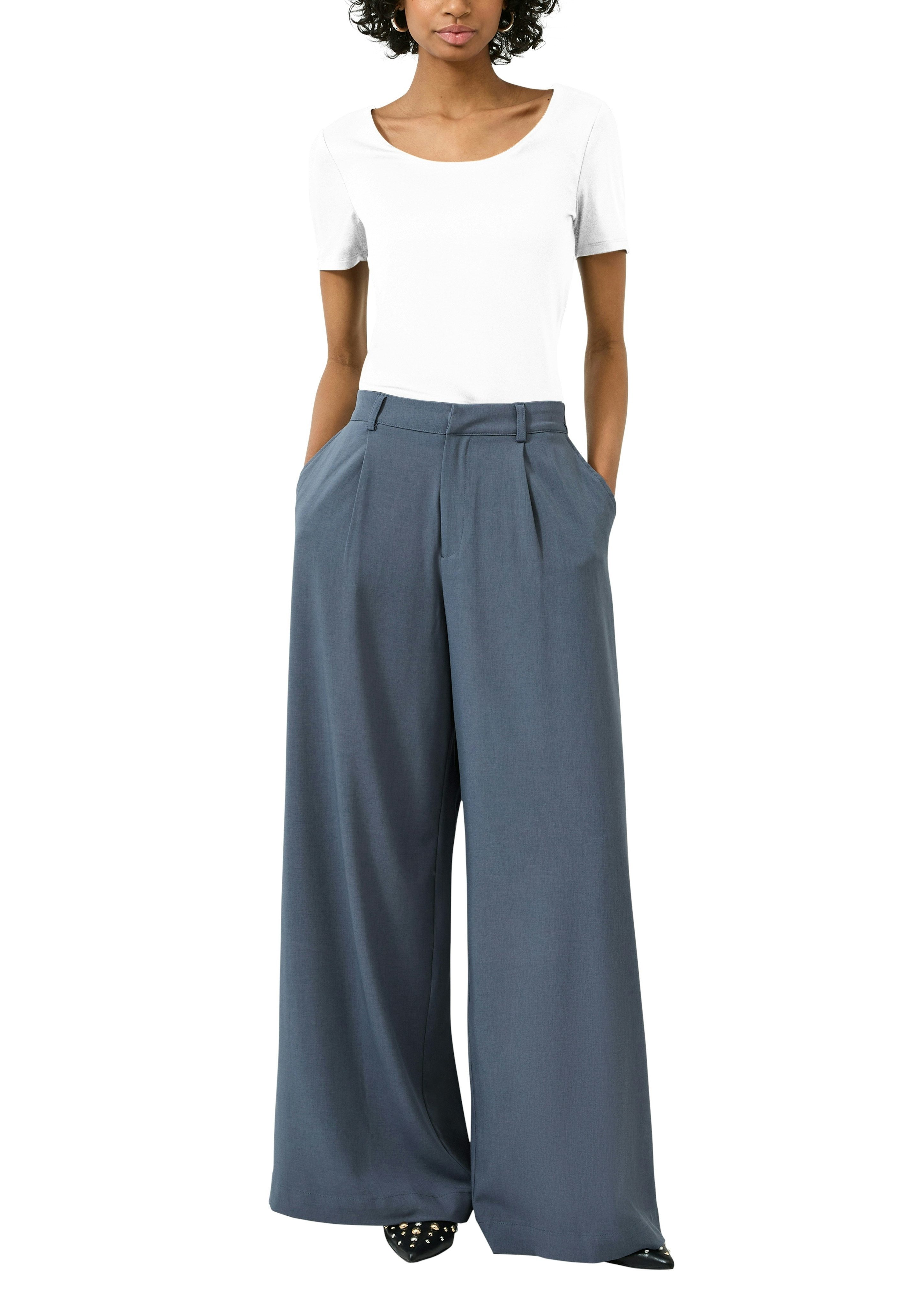 QS Kurzarmshirt mit tiefem Rundhals – Bild 3 von 4