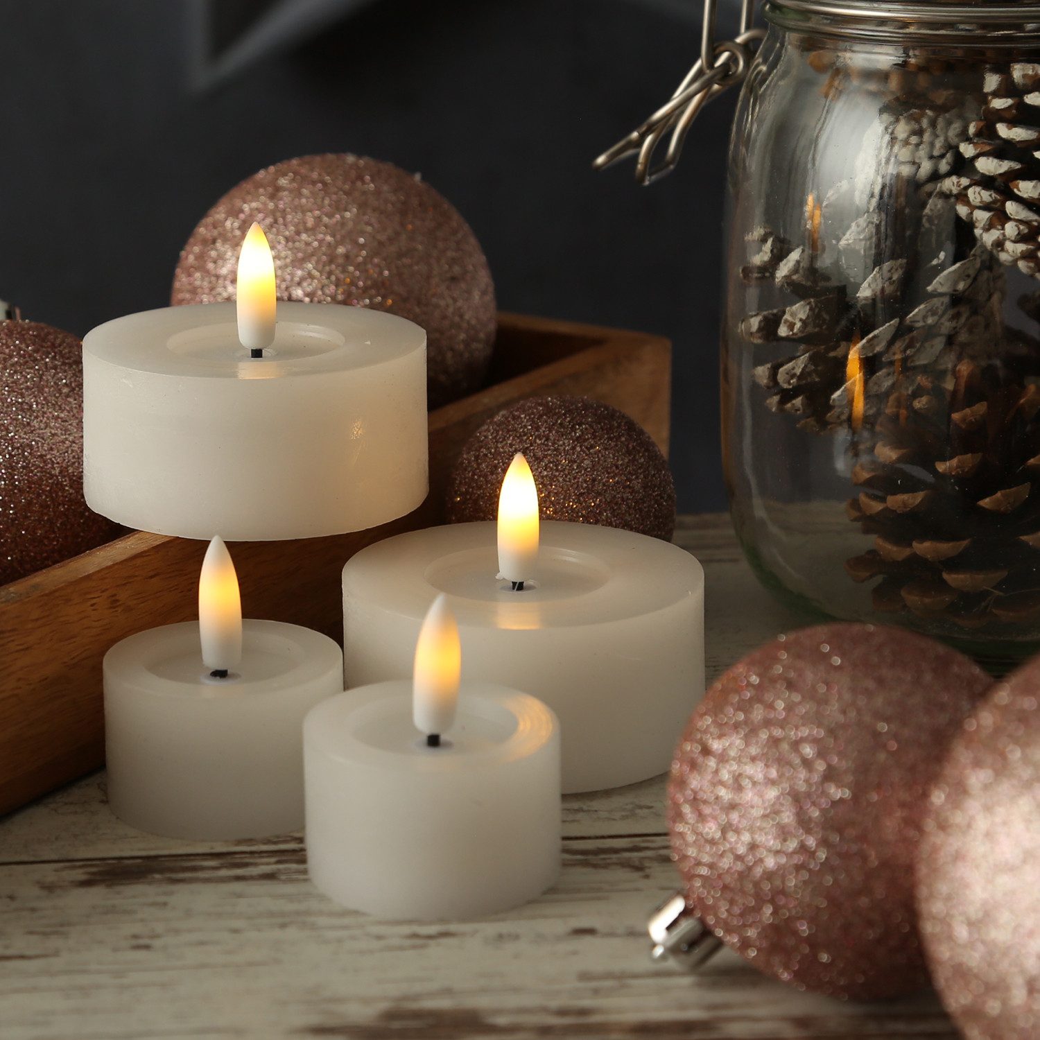 Adilina LED-Kerze LED Maxi Teelichter Lina Rustik Optik Echtwachs D: 7cm weiß 2er Set (2-tlg)
