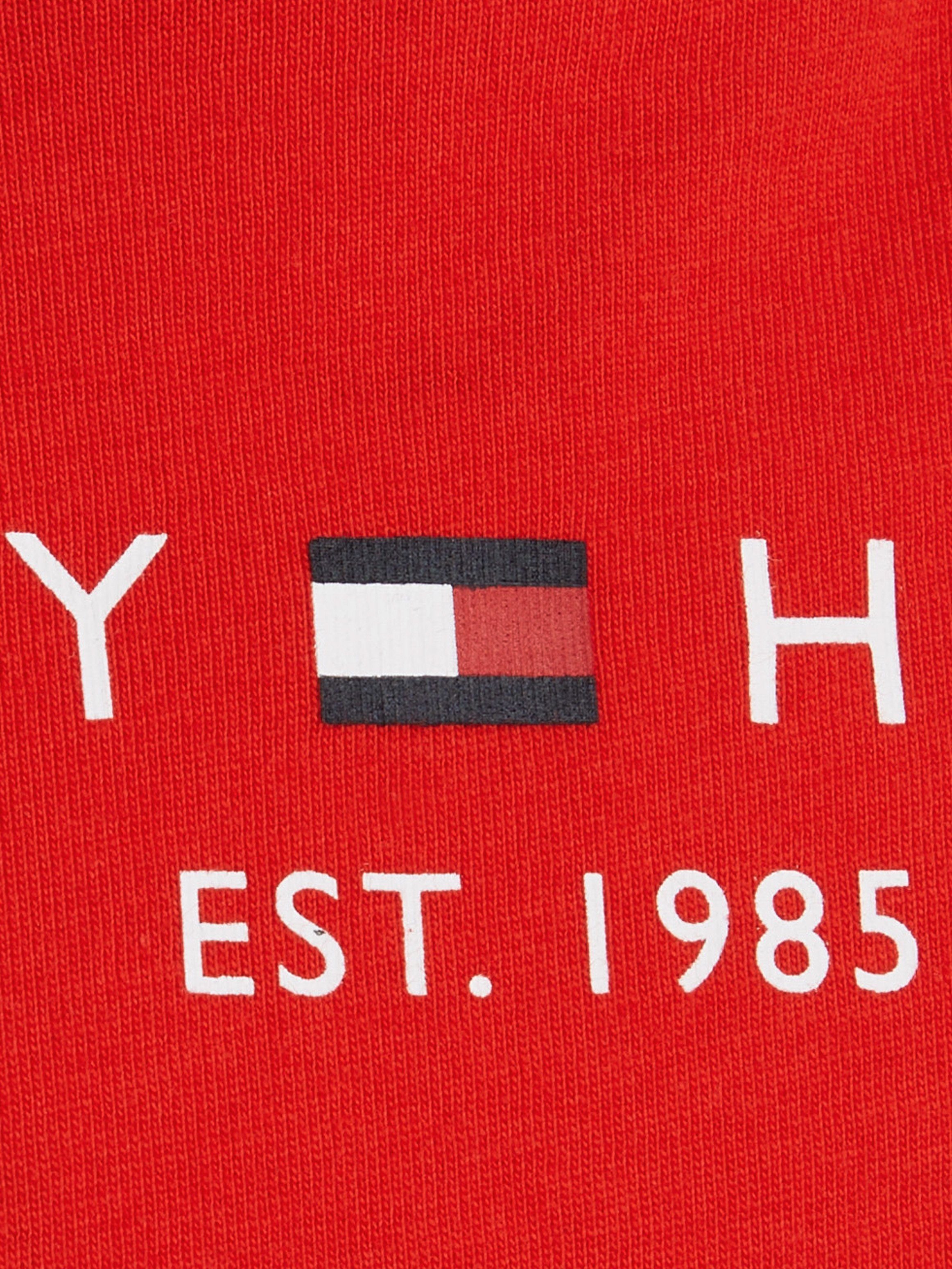 Tommy Hilfiger Rundhalsshirt ESSENTIAL mit Tommy Hilfger SWEATPANTS Logo-Schriftzug Deep_Crimson