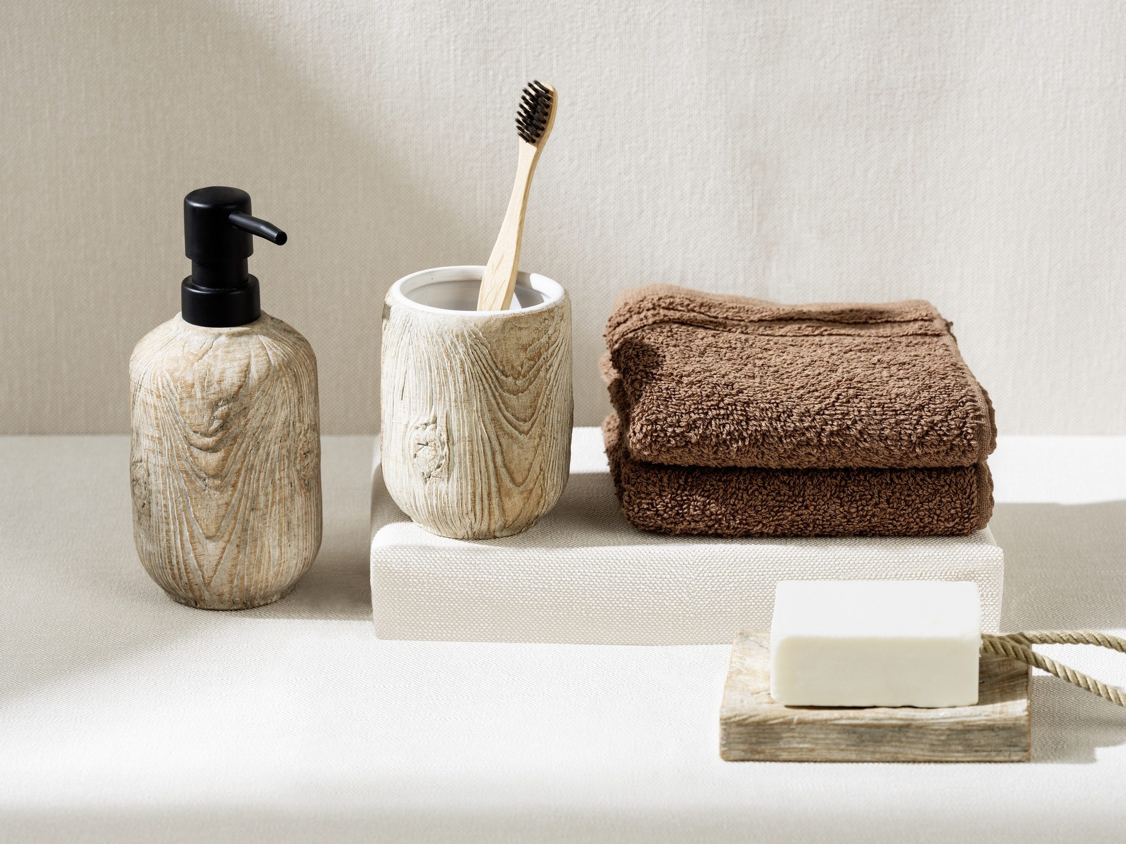 WENKO Badaccessoire-Set Florio, Set, 3 tlg., bestehend aus Seifenspender, WC-Garnitur, Zahnputzbecher in Holz-Optik