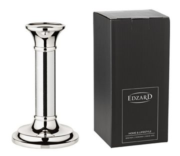 EDZARD Kerzenleuchter Fiona, Kerzenständer mit Silber-Optik, Kerzenhalter für Stabkerzen, versilbert und anlaufgeschützt, Höhe 15 cm