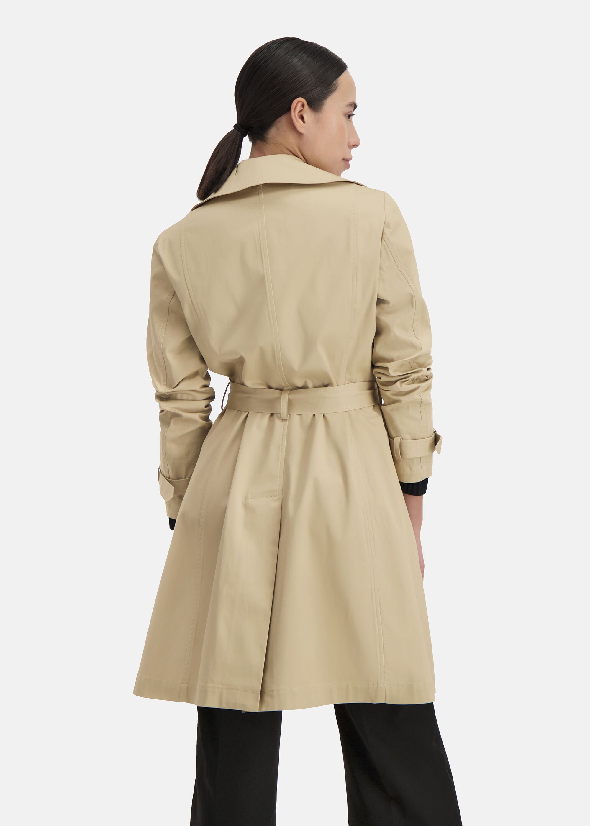 Nicowa Kurzmantel TEKOWA mit goldenen Details