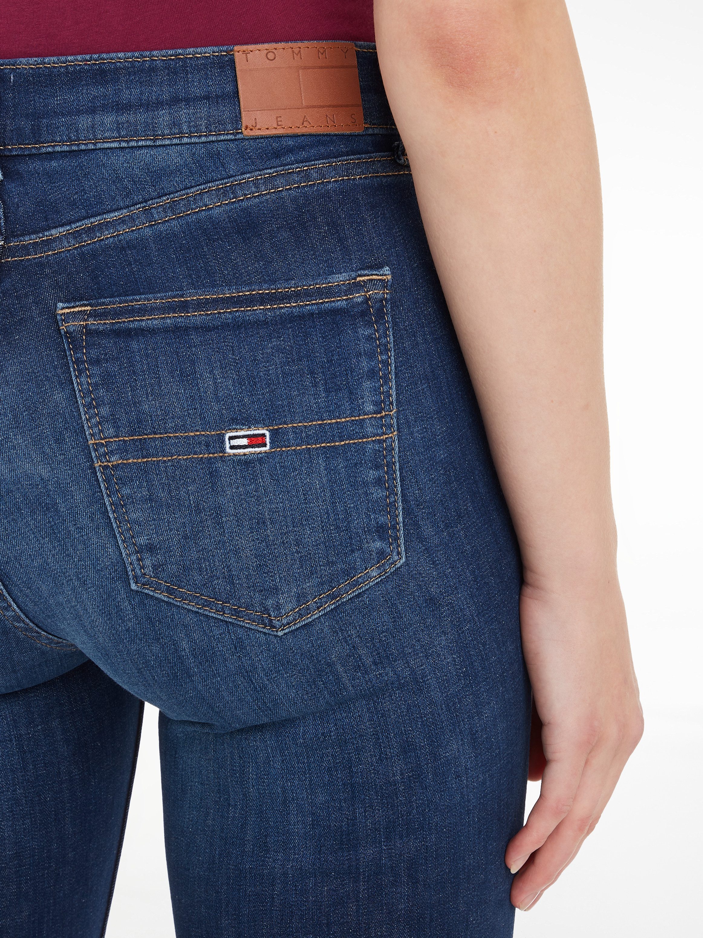 Tommy Jeans Skinny-fit-Jeans NORA MID RISE mit Waschung, Logo-Badge