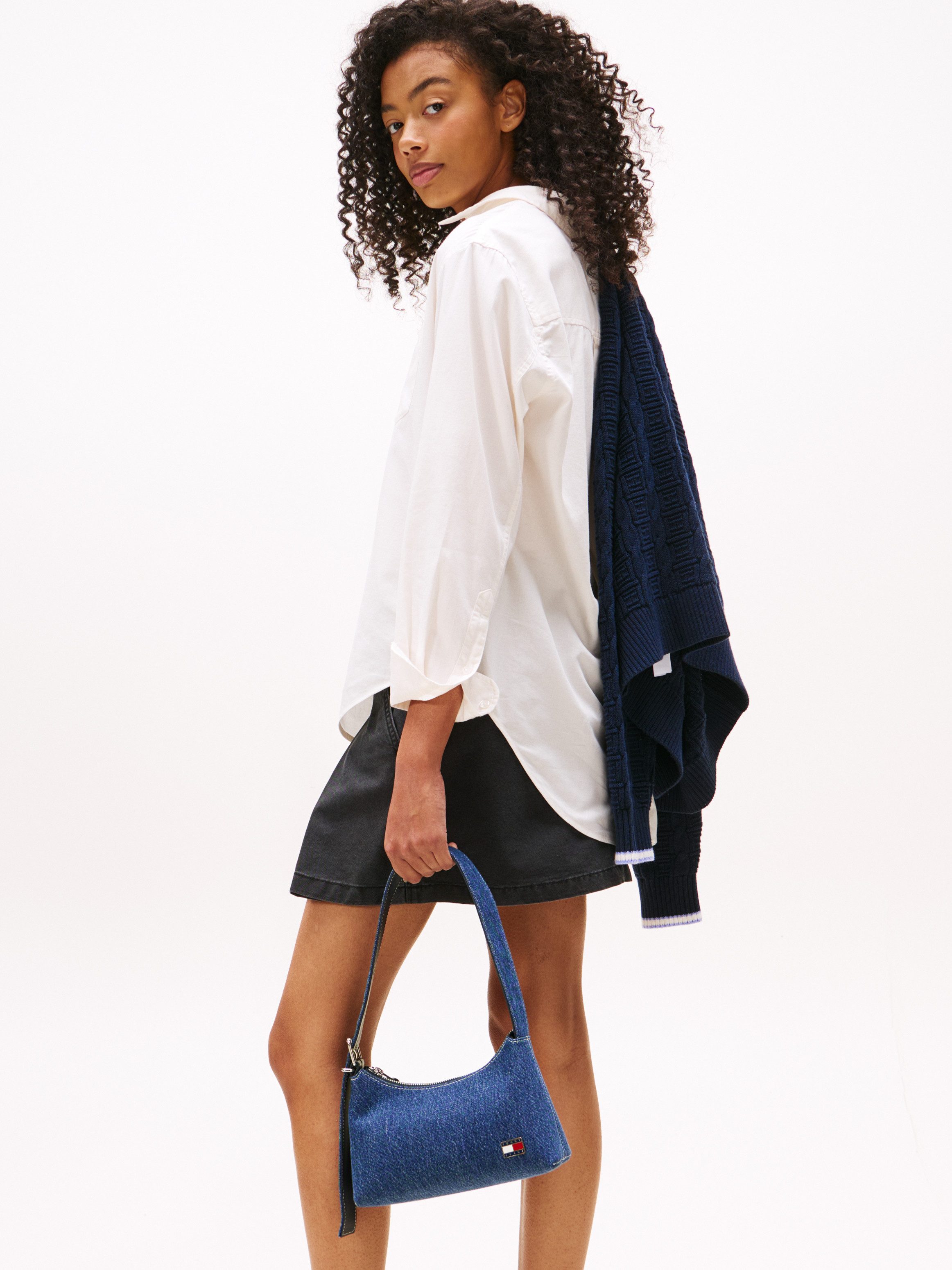 Tommy Jeans Schultertasche TJW COOL DENIM SHOULDER BAG, Damen Minibag, Umhängetasche mit Ziernähten