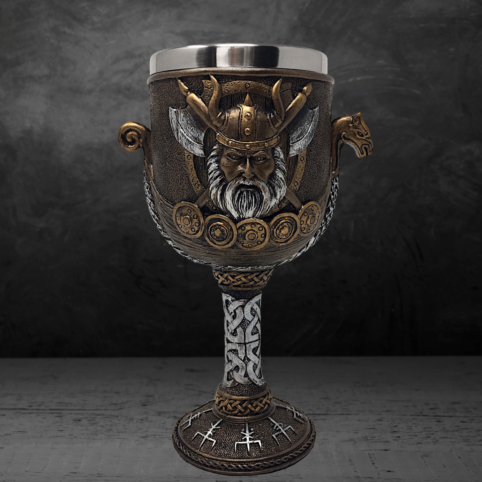 MystiCalls Becher Wikingerkelch Vikings Kelch Met Wikinger, 1-tlg., Polyresin, Herausnehmbarer Metalleinsatz