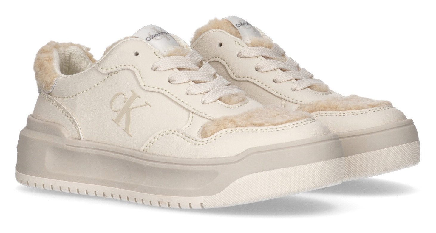 Calvin Klein Jeans Plateausneaker, Retro Sneaker, Schnürschuh mit Teddyfell besetzt