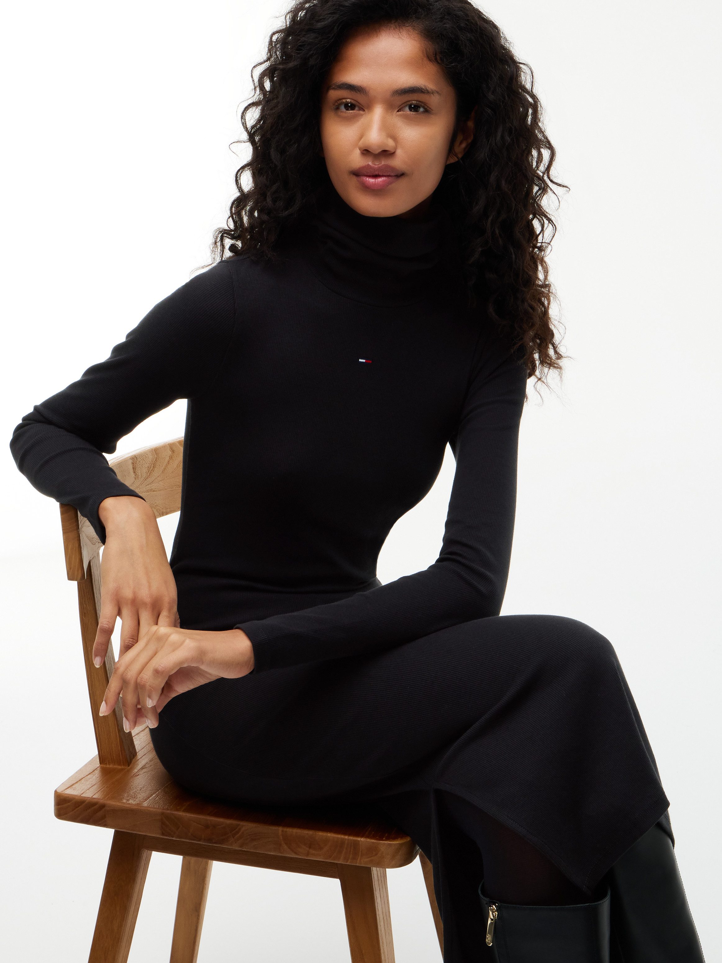 Tommy Jeans Jerseykleid TJW TURTLNCK BODYCON MIDI DRESS Baumwollmischung, figurbetont