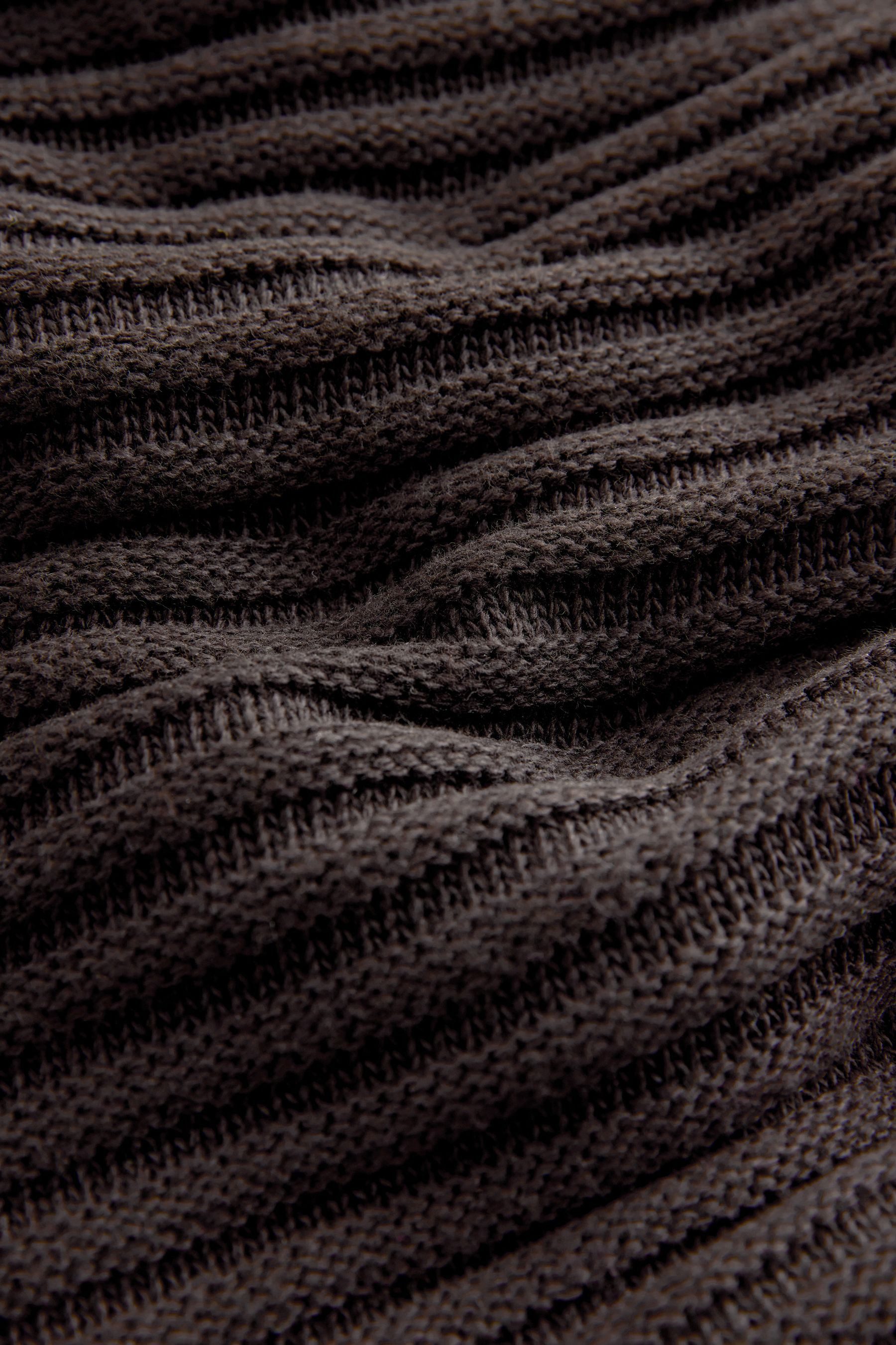 Next V-Ausschnitt-Pullover Gerippter Strickpullover mit V-Ausschnitt (1-tlg)