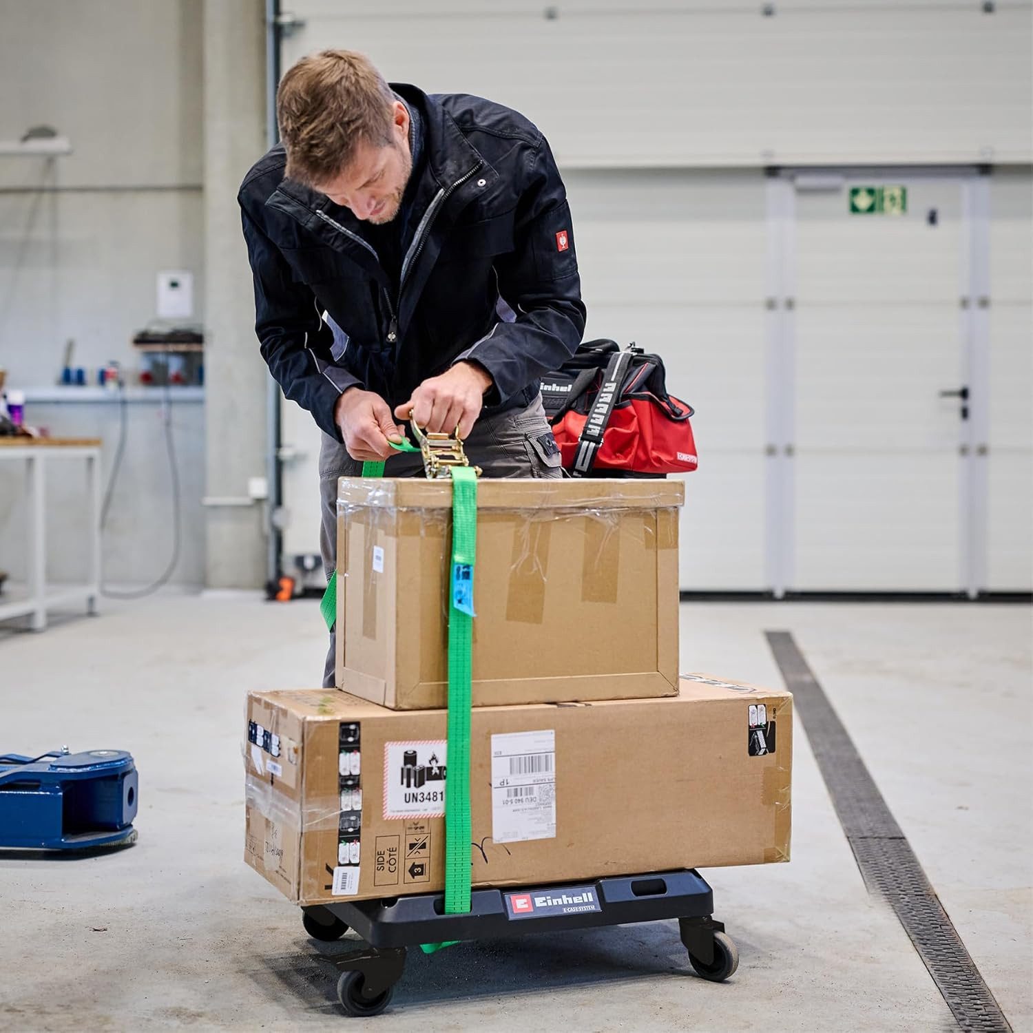 Einhell Werkzeugkoffer E-Case Rollbrett feststellbare Lenkrollen Transport von Koffern Kisten