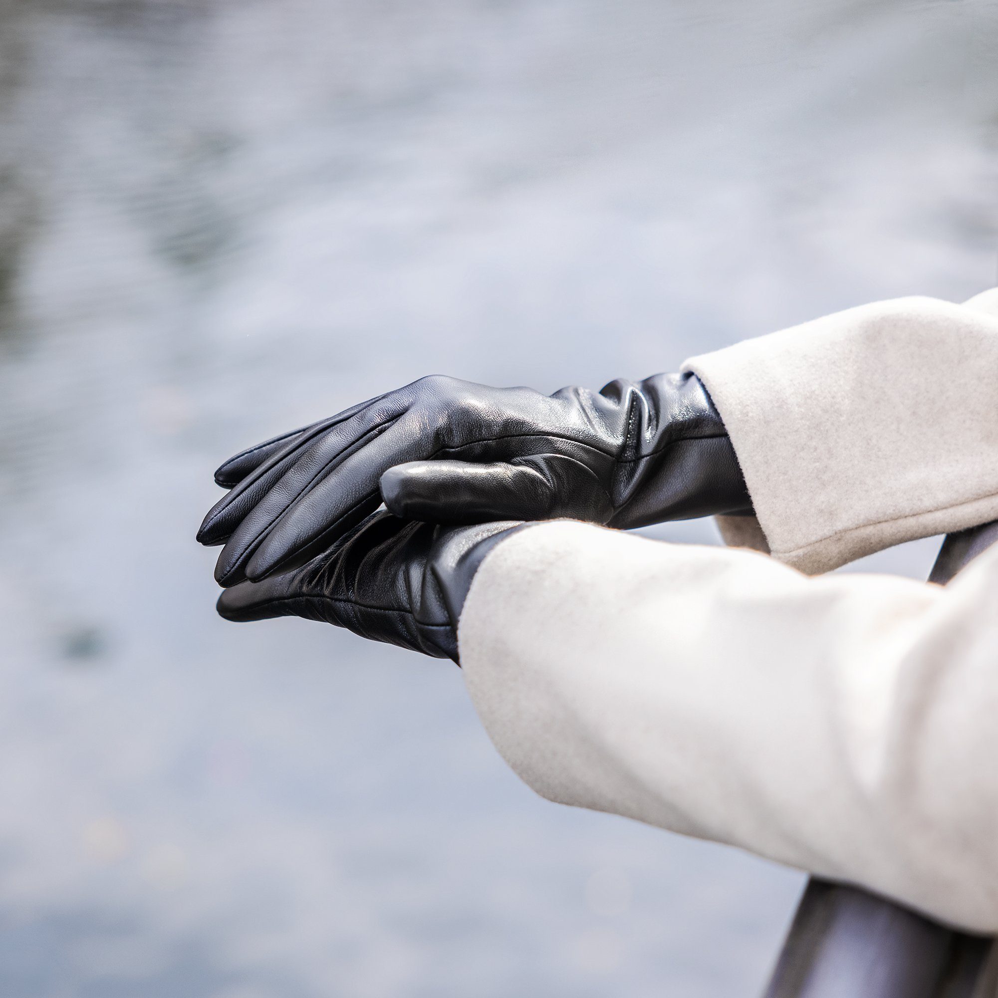 Navaris Lederhandschuhe Touchscreen Nappa Handschuhe für Damen - aus Lammle günstig online kaufen