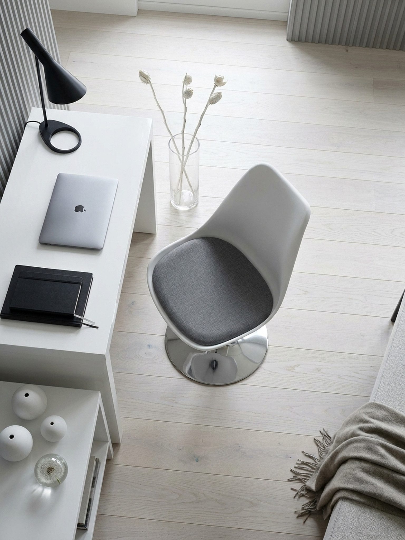 KADIMA DESIGN Besucherstuhl Drehsessel Stoff-Sitzfläche in Weiß/Grau Drehstuhl (Drehstuhl ist höhenverstellbar, Drehhocker mit Rückenlehne), Besucherstuhl mit Schalensitz, Wartezimmerstuhl