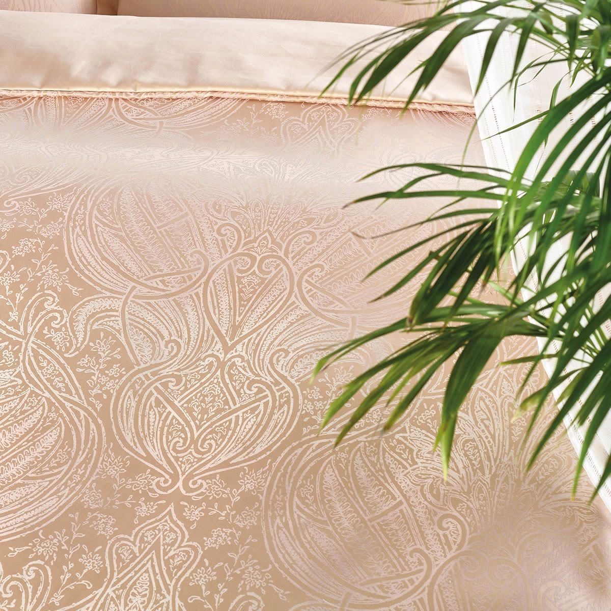 Curt Bauer Bettwäsche Reena in 200x200 + 2x 40x80 cm 9013-1113 rosé gold Ornamente, Mako-Brokat-Damast, 3 teilig, Wendebettwäsche aus 100% Baumwolle