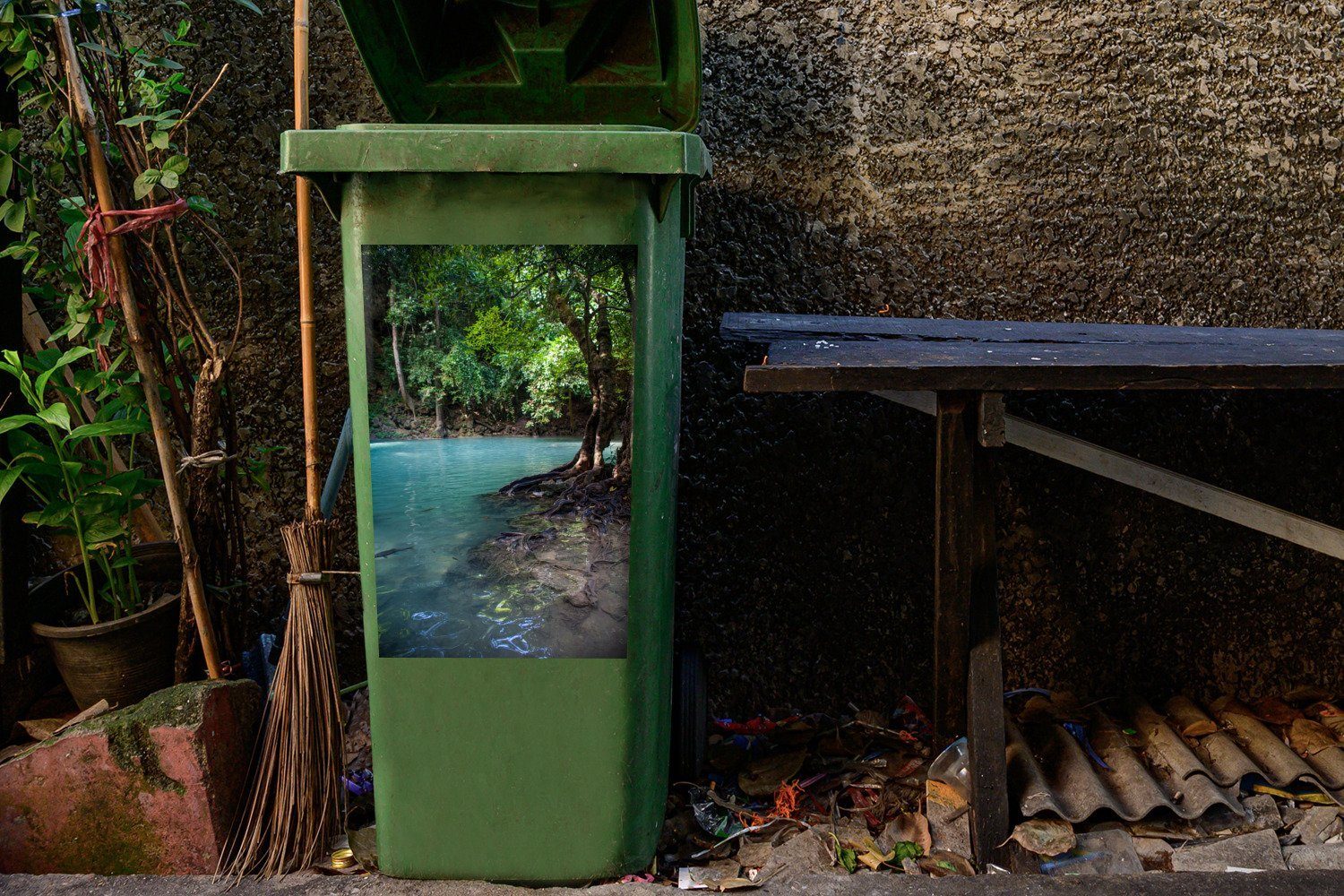 Mülleimer-aufkleber, in Abfalbehälter Ein Sticker, MuchoWow Wandsticker (1 St), Thailand Erawan-Nationalpark See im Container, Mülltonne,