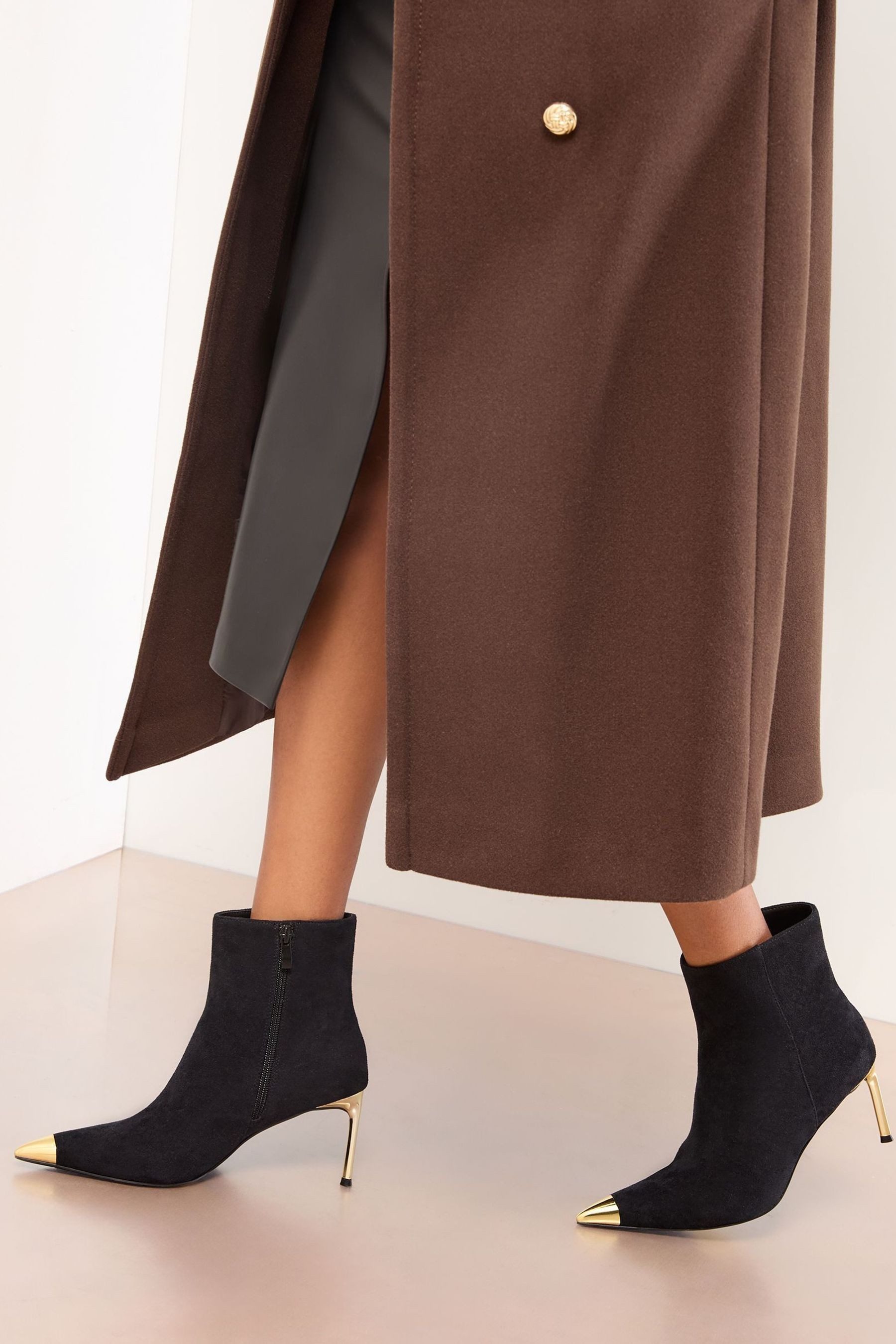LIPSY Lipsy Stiefeletten aus Kunstveloursleder High-Heel-Stiefelette (1-tlg günstig online kaufen