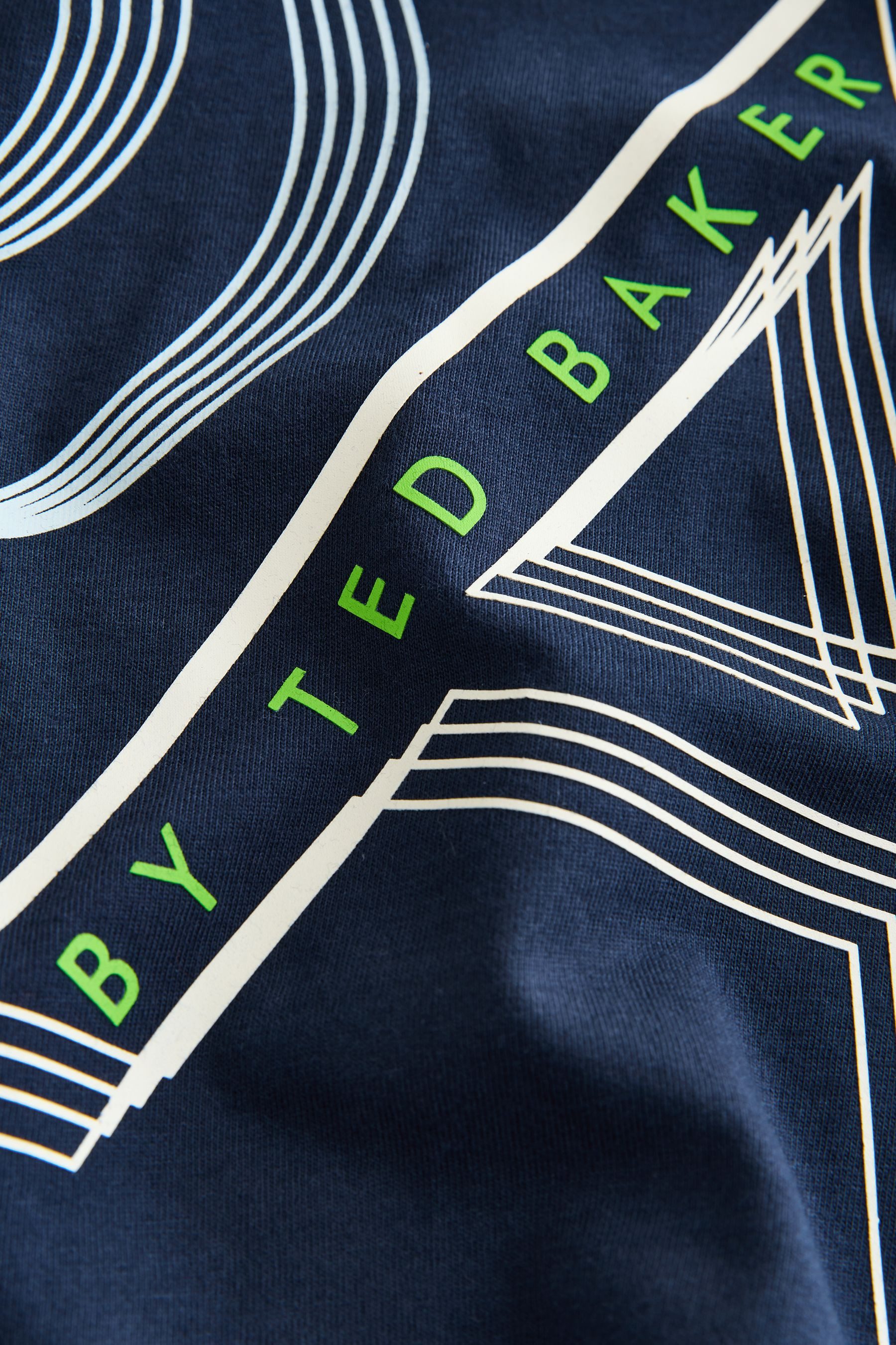 Baker by Ted Baker T-Shirt Baker by Ted Baker T-Shirt mit Buchstabengrafik (1-tlg)