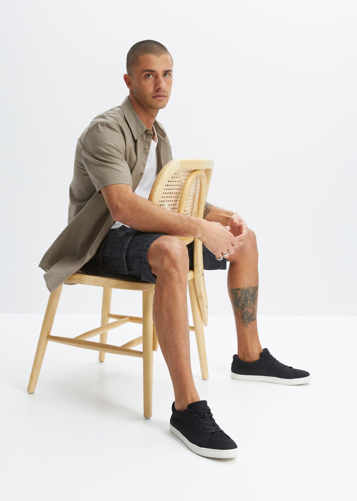 bonprix Bermudas aus Baumwolle und Elasthan, Relaxed Fit, Cargo-Jeans-Design – Bild 4 von 5