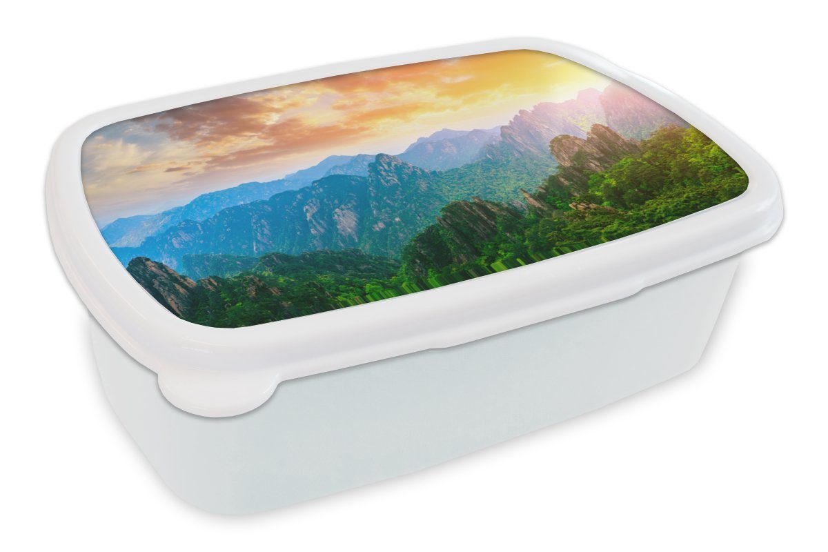Mädchen Lunchbox - Sonnenuntergang für und weiß Kunststoff, für Bäume Jungs und - Brotbox MuchoWow Brotdose, - (2-tlg), Erwachsene, Natur, Kinder Berge