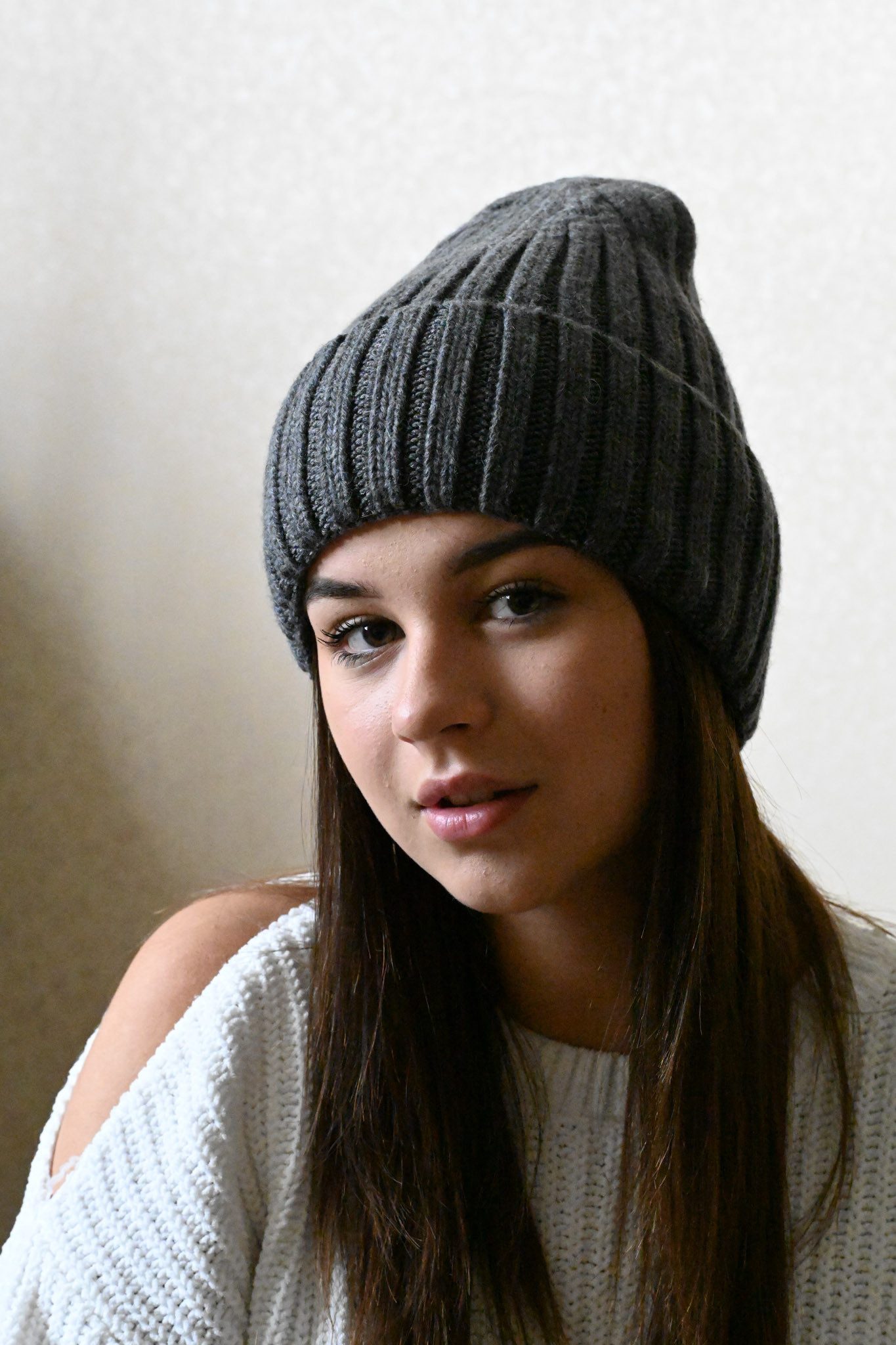 Runde Perlé Beanie warme Wintermütze 100% Merinowolle dunkelgrau Beanie aus reiner, extrafeiner Merinowolle mit Umschlag