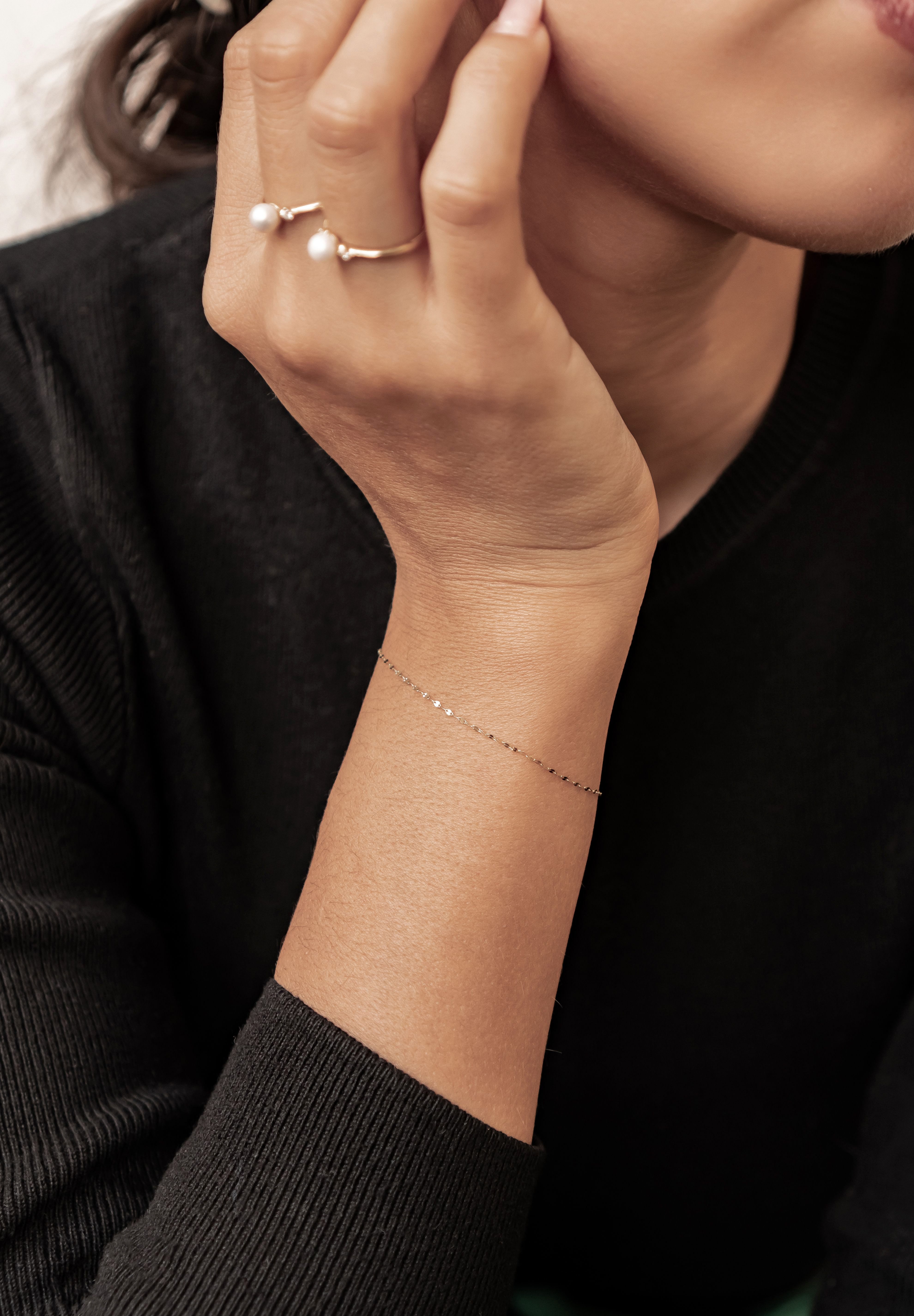 Dear Me Goldarmband Schimmer Rolo, Armband 585 Gold, Massiv Echtgold Damen Gliederarmband, Verstellbar 15–20 cm