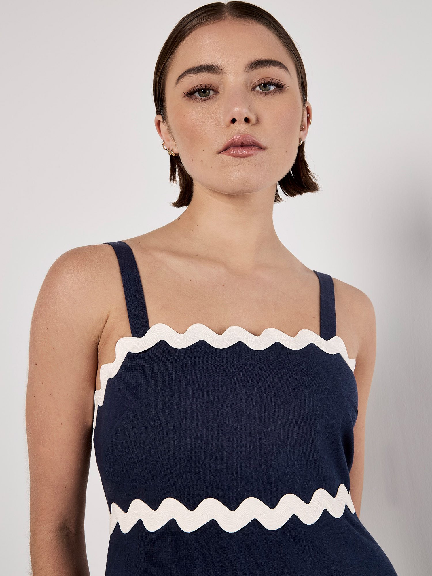 Apricot Midikleid mit Zick Zack Abschlüsse Trägerkleid