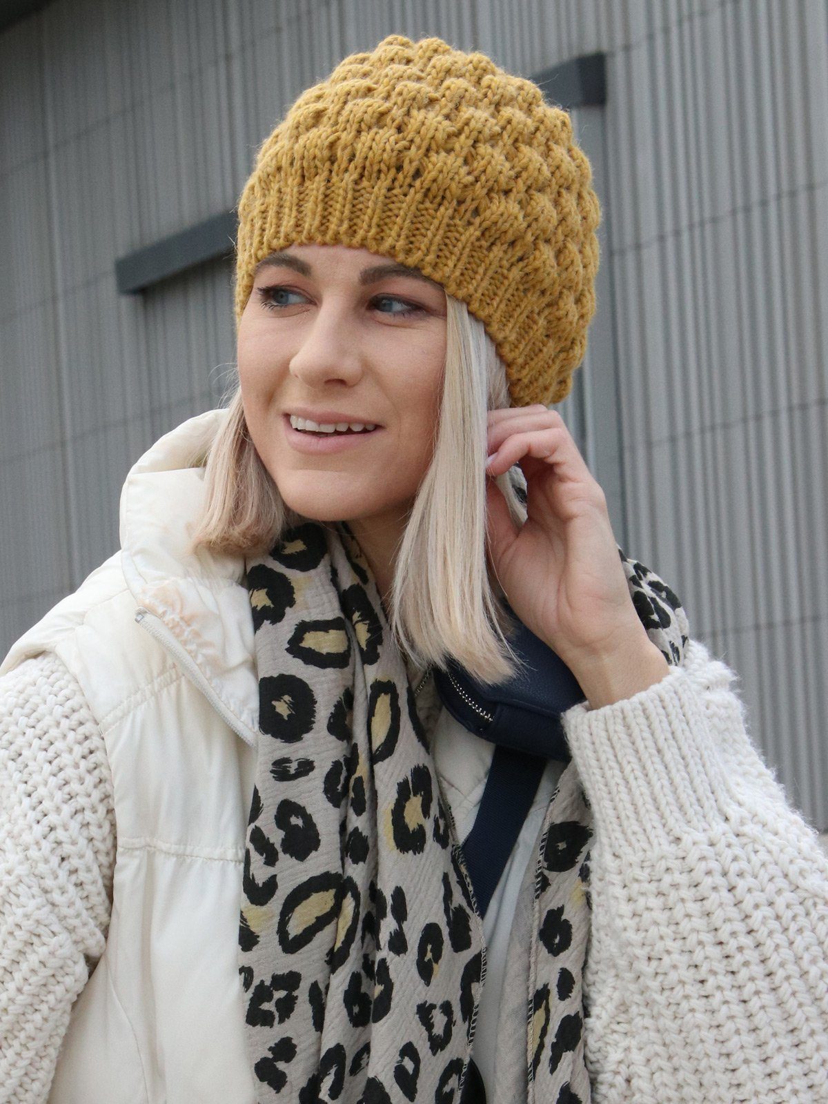 styleBREAKER Strickmütze Strickmütze mit Bubblemuster (1-St)
