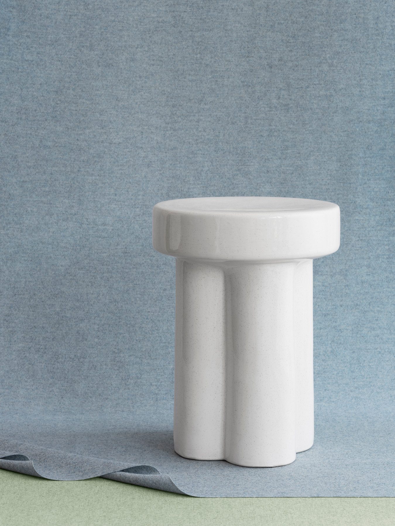 blomus Sitzhocker -TORU- Keramik-Hocker: Funktion als Sitzhocker oder Beistelltisch, Beistelltisch, Keramiksitz, Design Hocker, Glasur, Dekorativ, Vielseitig