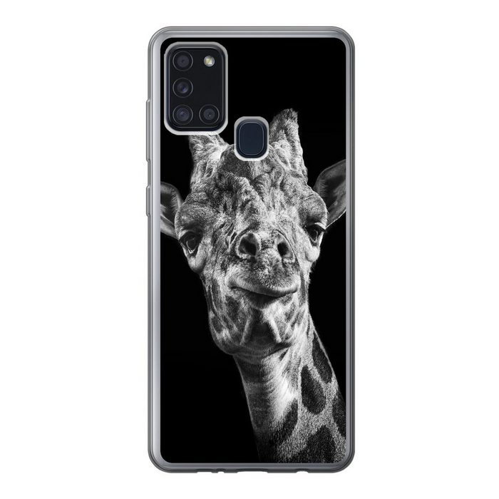 MuchoWow Handyhülle Giraffe vor schwarzem Hintergrund in schwarz und weiß Handyhülle Samsung Galaxy A21s Smartphone-Bumper Print Handy