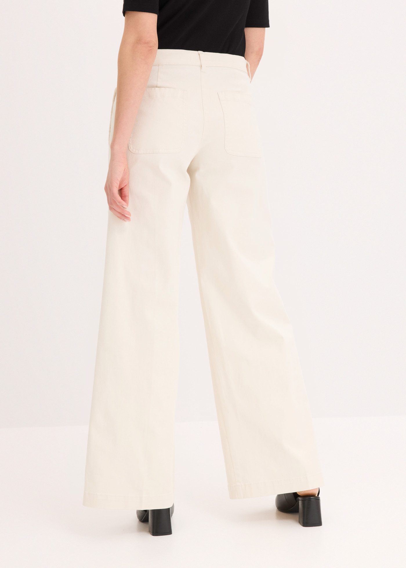 bonprix Webhose Wide Leg Schnitt, Loose Fit Passform, mit Schmückknöpfen