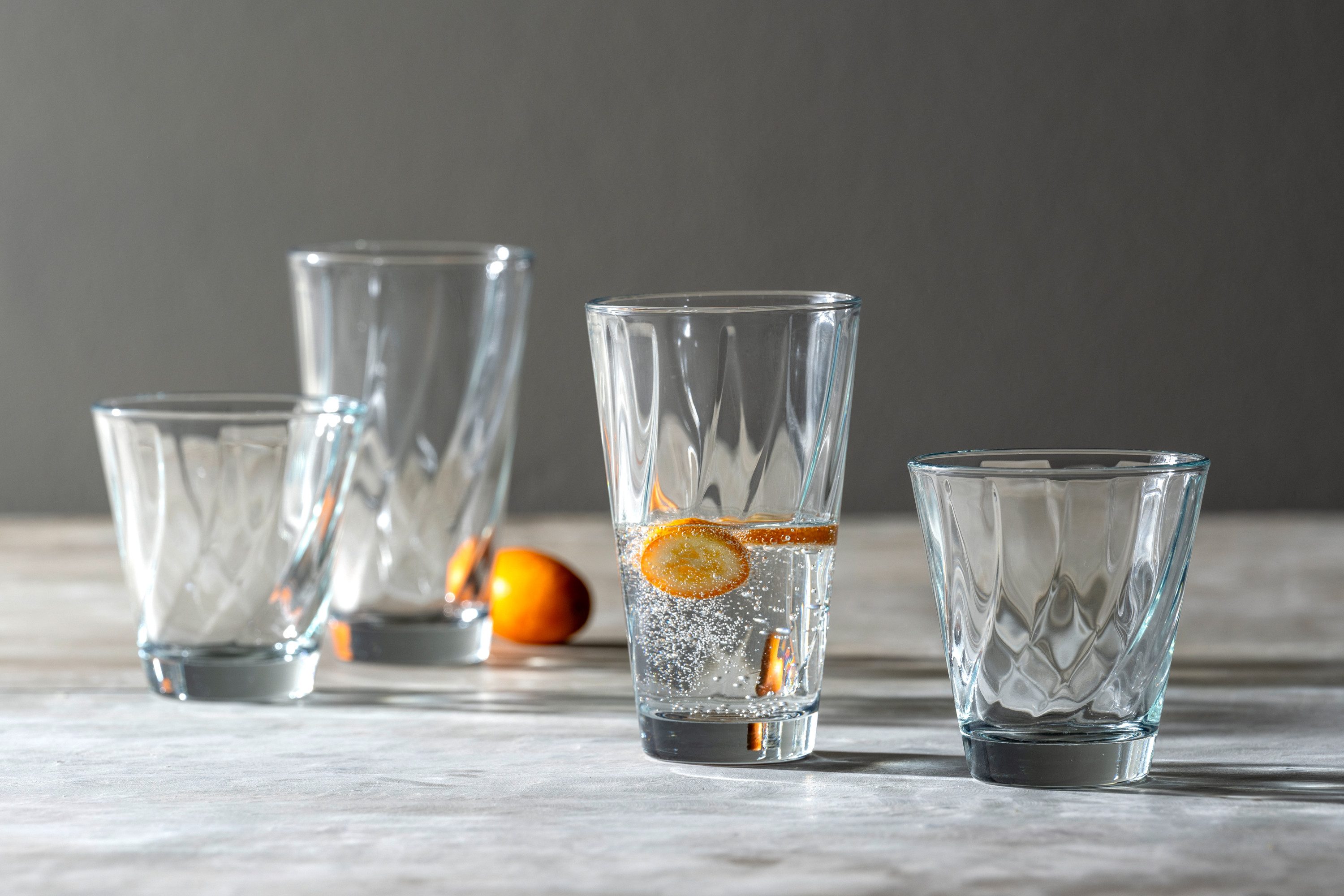 LEONARDO Gläser-Set Trinkglas-Set TWIST, 12-teilig, 12-tlg., Glas, Becher-Set, spülmaschinengeeignet