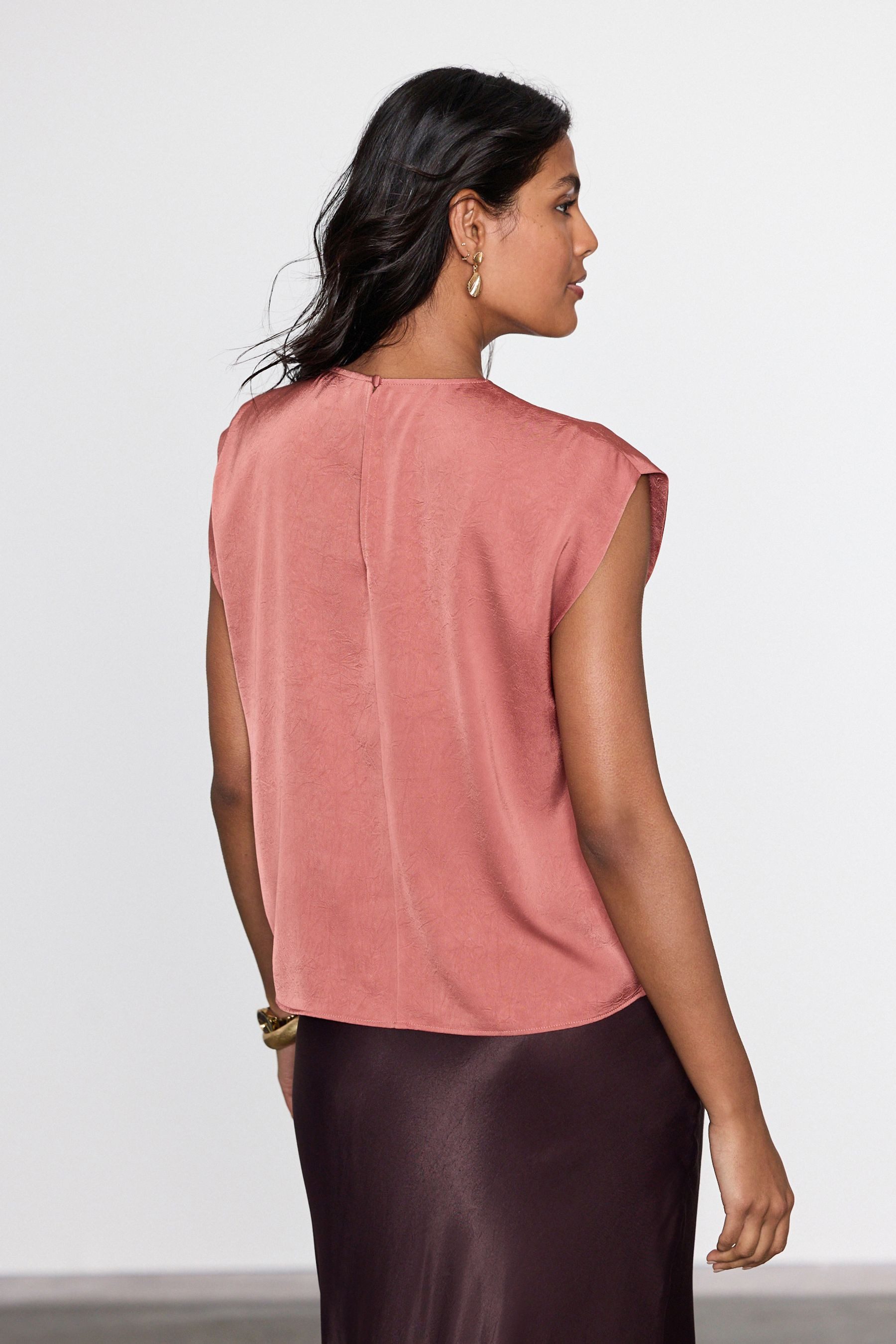 Next Blusentop Asymmetrisches Satin-Top in Knitteroptik günstig online kaufen