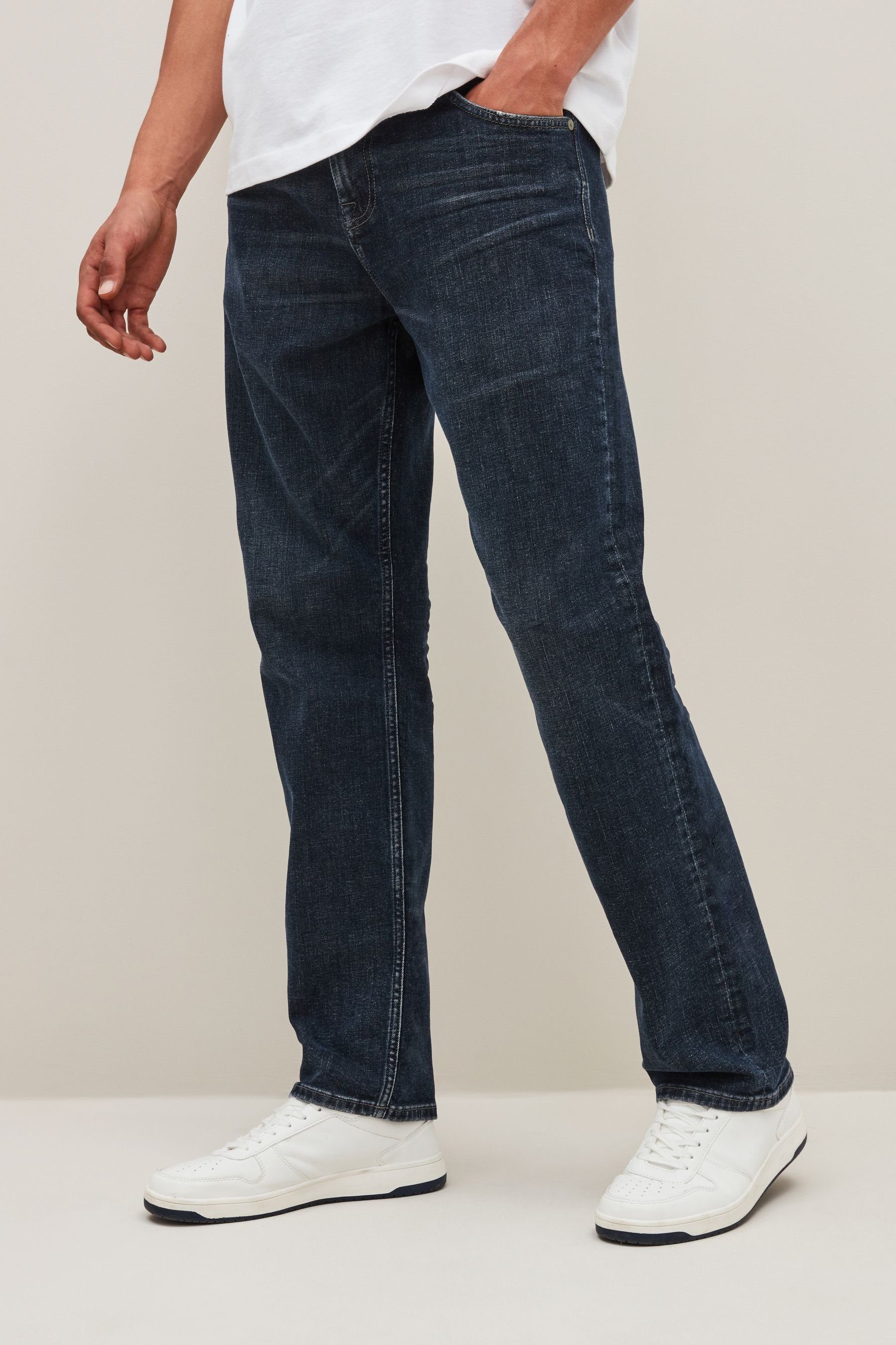 Fit Grey Essential (1-tlg) mit Relaxed Relax-fit-Jeans Next Jeans Blue Stretch