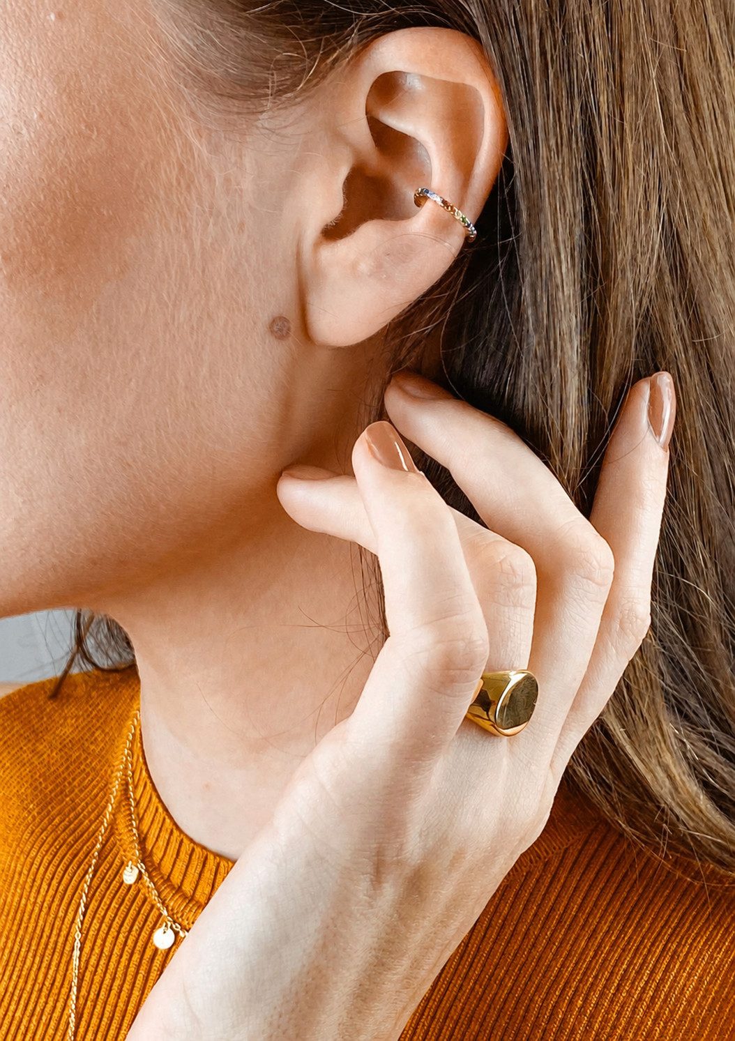 Hey Happiness Ohrklemme Regebogen Ear Cuff Damen, Ohrklemme ohne Piercing, 18K Vergoldeter 925 Silber Fake Ohrring mit bunten Zirkonia