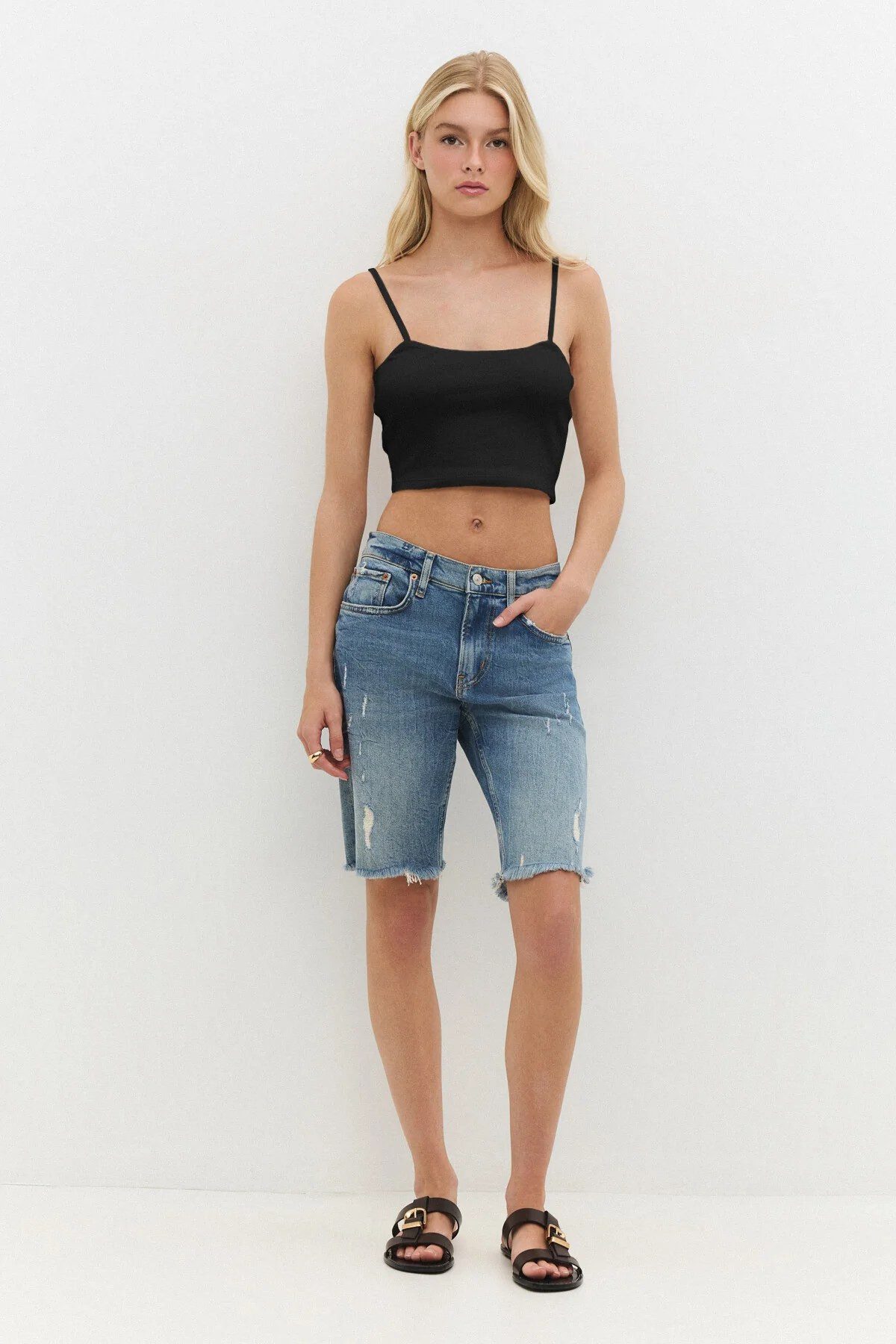 No Matter What T-Shirt Crop-Top mit eckigem Ausschnitt und dünnen Trägern