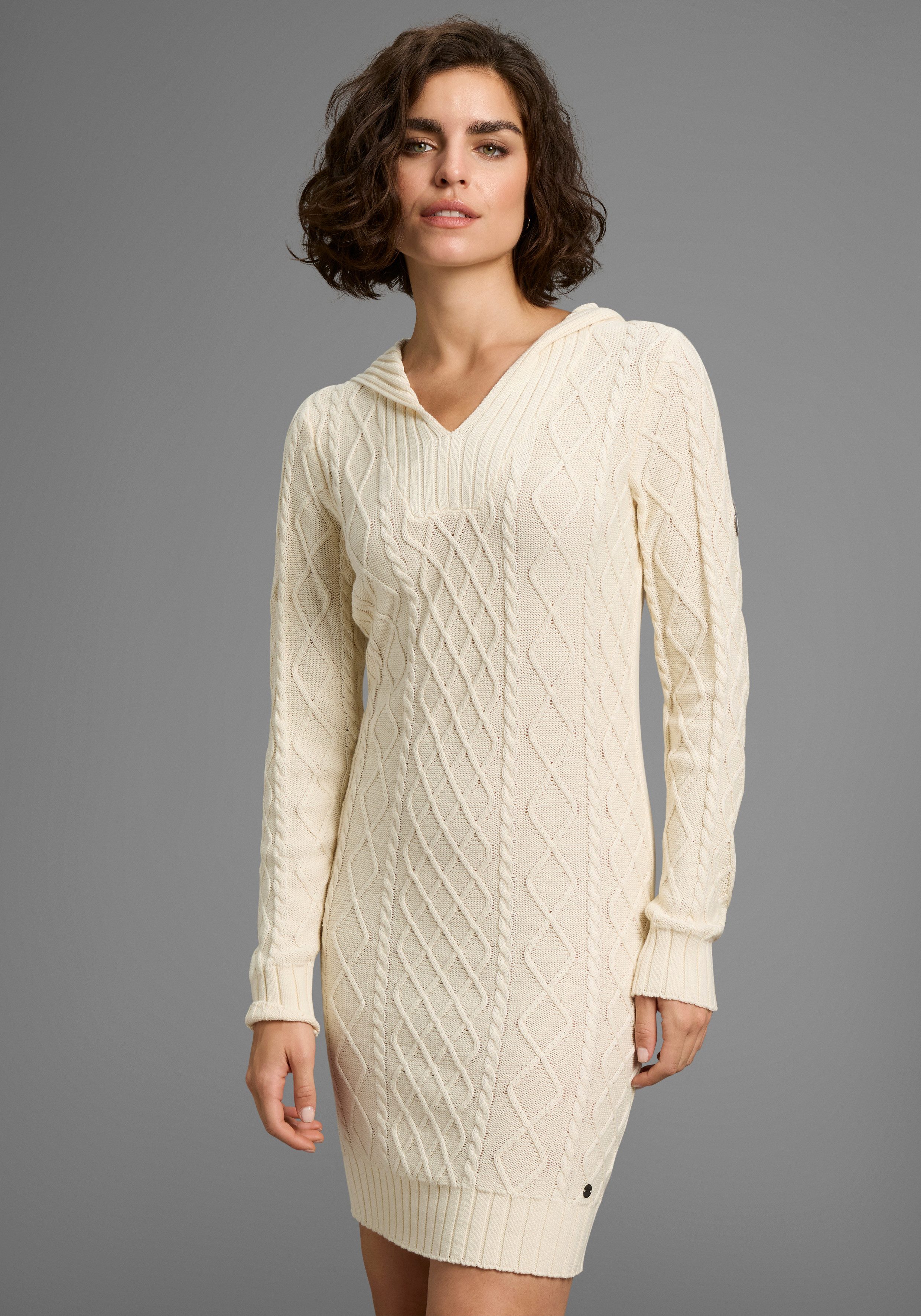 KangaROOS Strickkleid mit modischem Zopfmuster günstig online kaufen