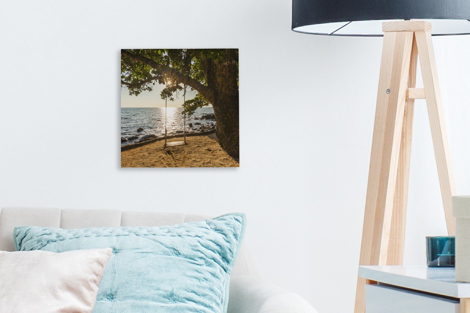 Wohnzimmer mit Leinwand Schaukel OneMillionCanvasses® Baum Ko Leinwandbild einer Schlafzimmer Chang, (1 St), Strand Ein Bilder tropischer von am für