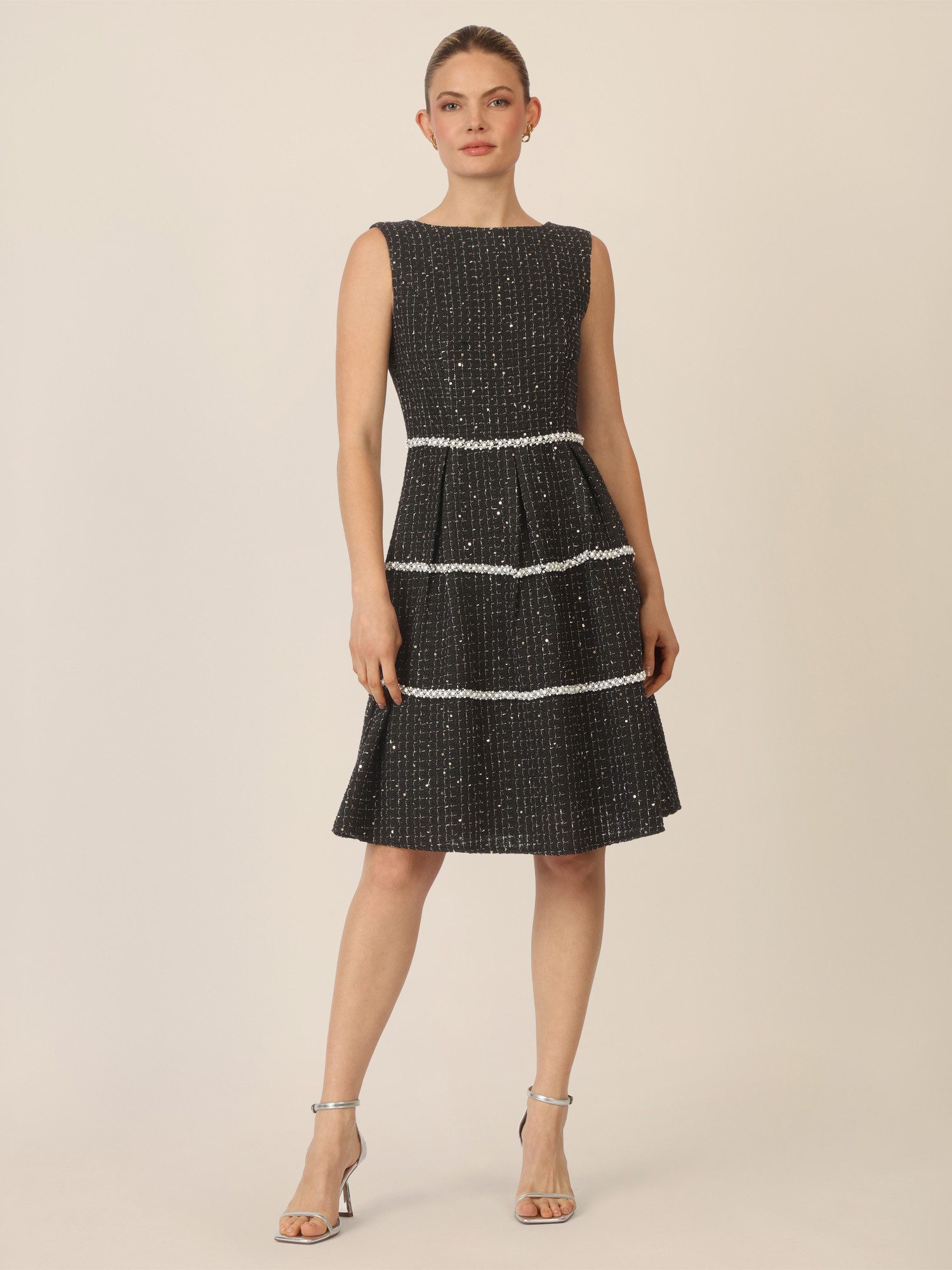 Apart Abendkleid mit kleinen, eingewebten, goldfarbenen günstig online kaufen