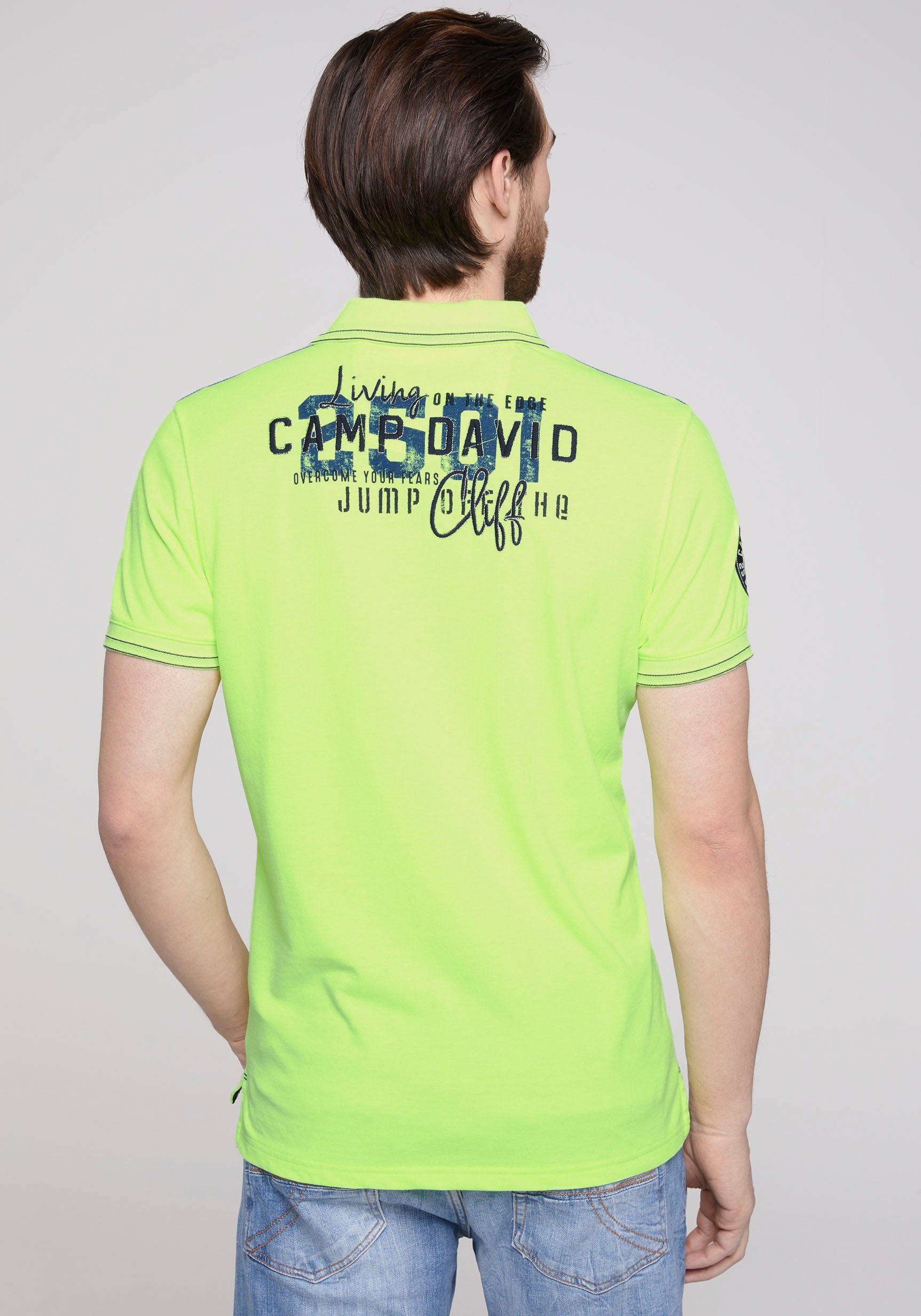 CAMP DAVID Poloshirt mit neon Kontrastnähten den auf lime Schultern
